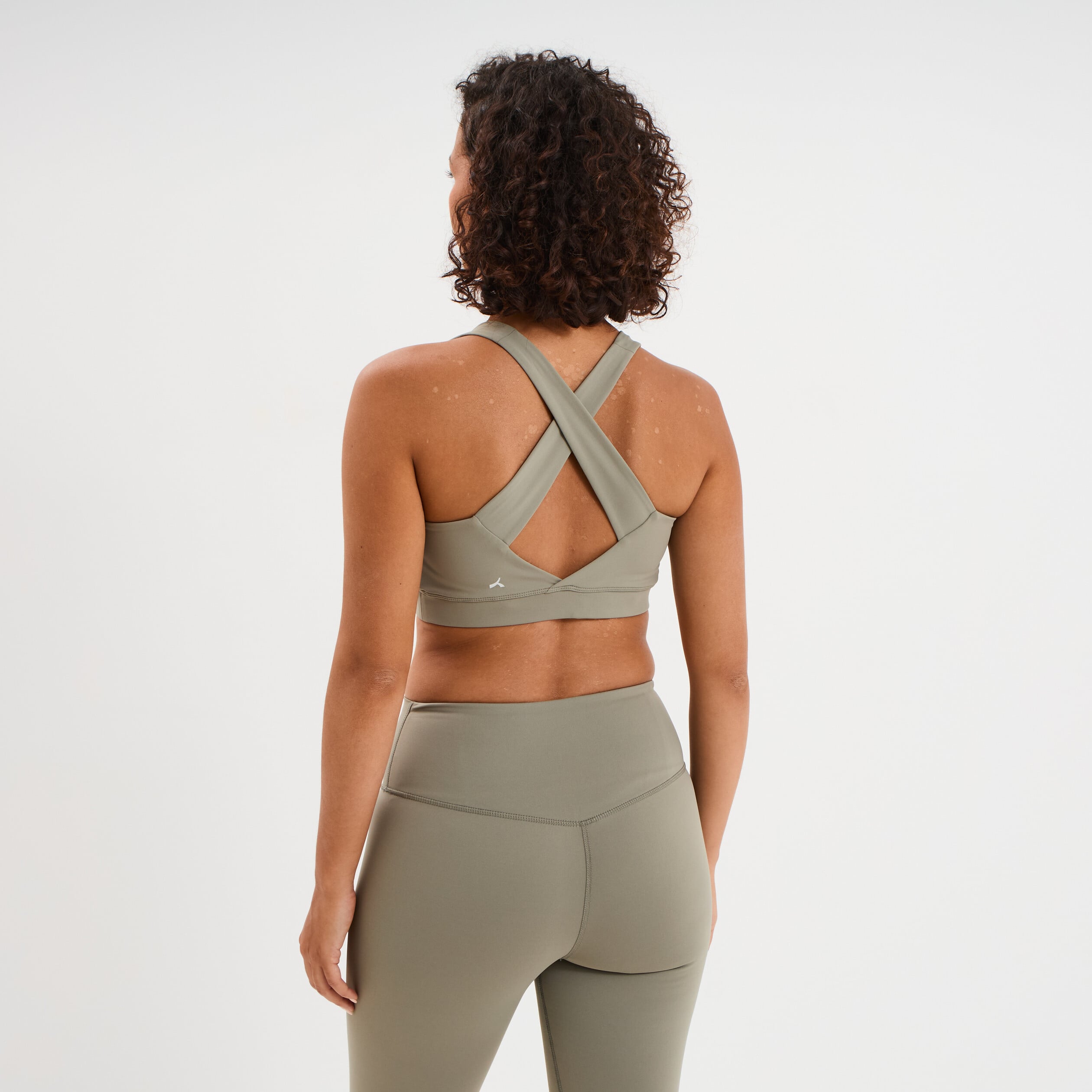Brassi&egrave;re de sport ajust&eacute;e dos nageur vert kaki femme