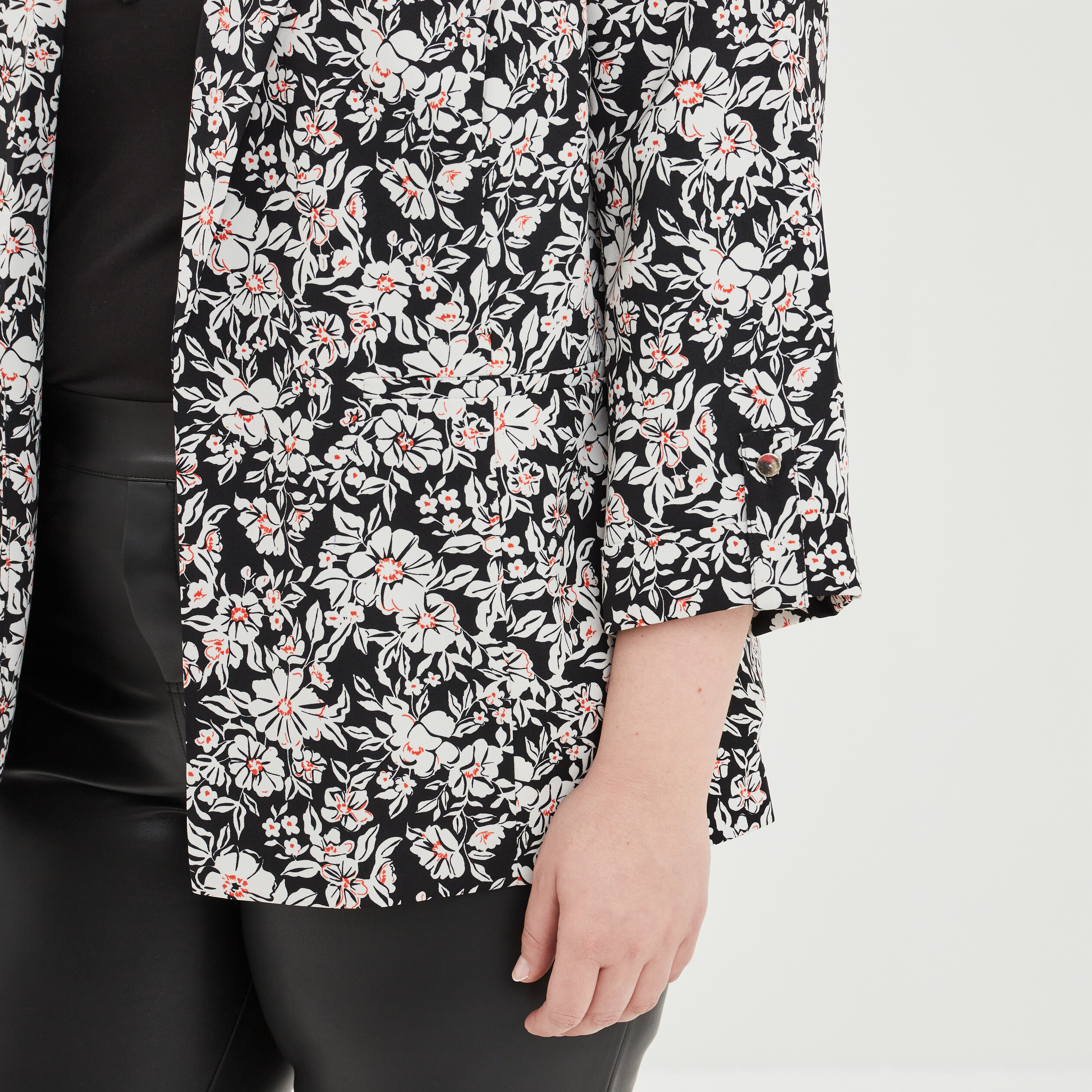 veste droite manches 34 a revers noir femmegt Veste droite manches 3/4 à revers noir femme grande taille