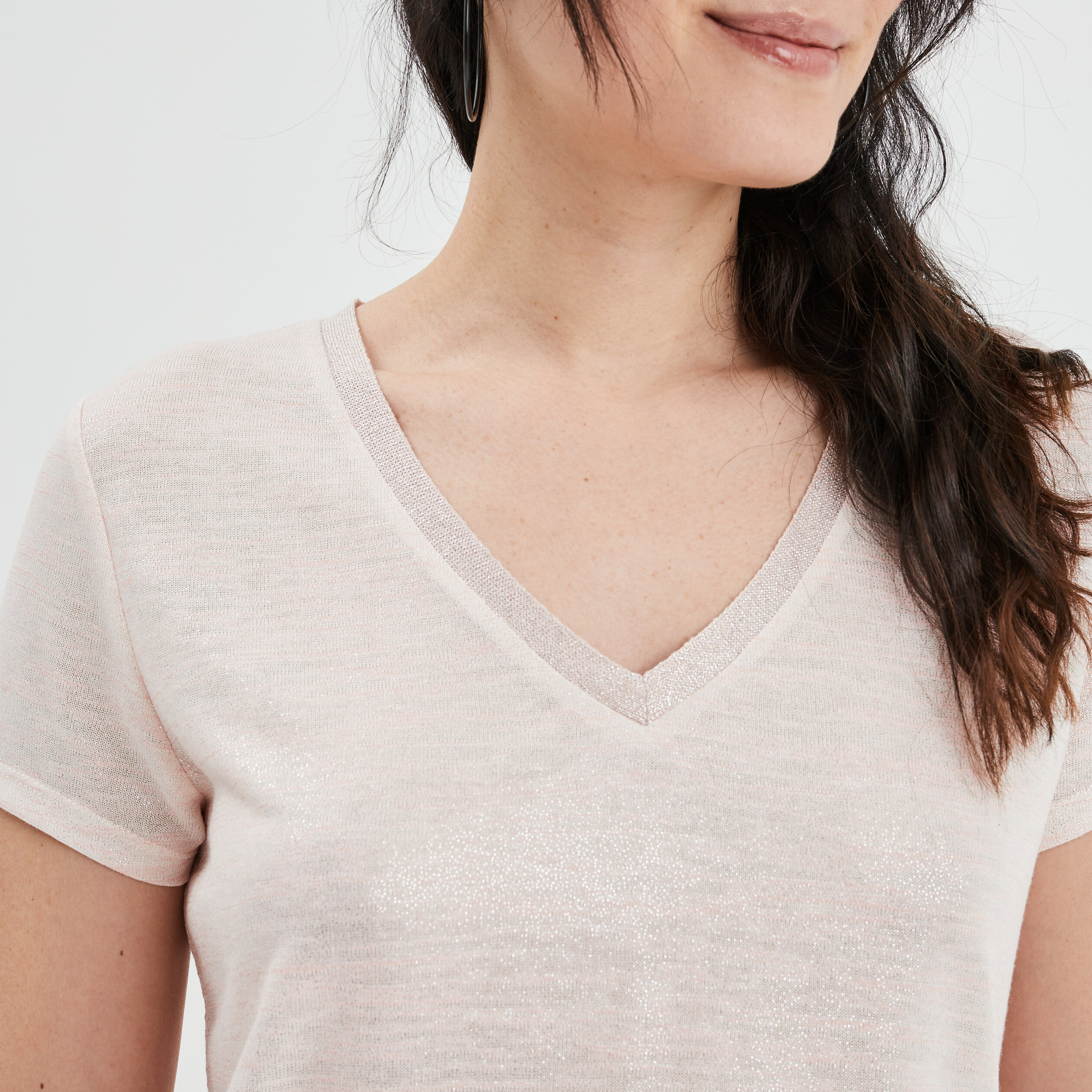 T-shirt col en V à bande métallisée rose clair femme