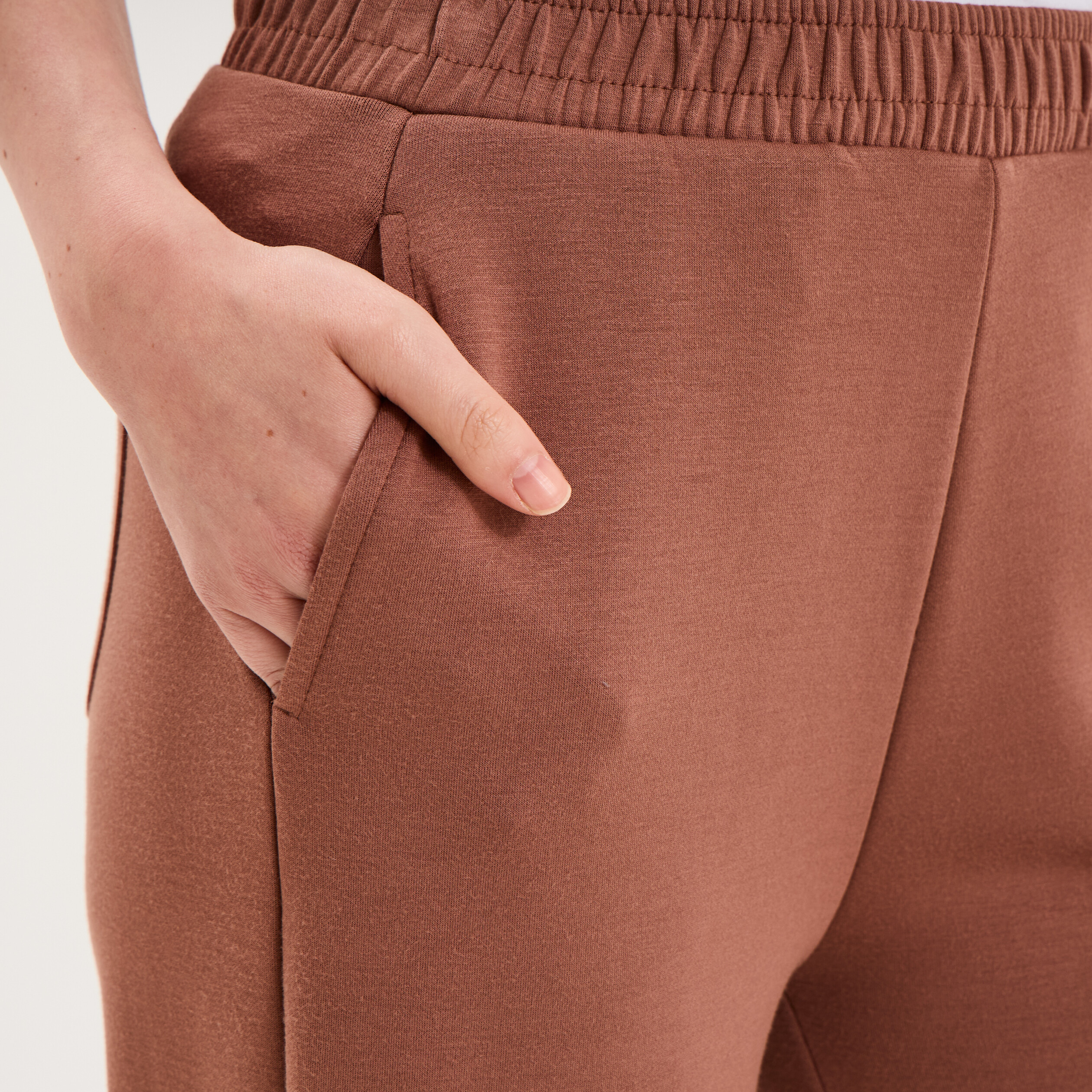 Pantalon de jogging large molletonn&eacute; marron femme