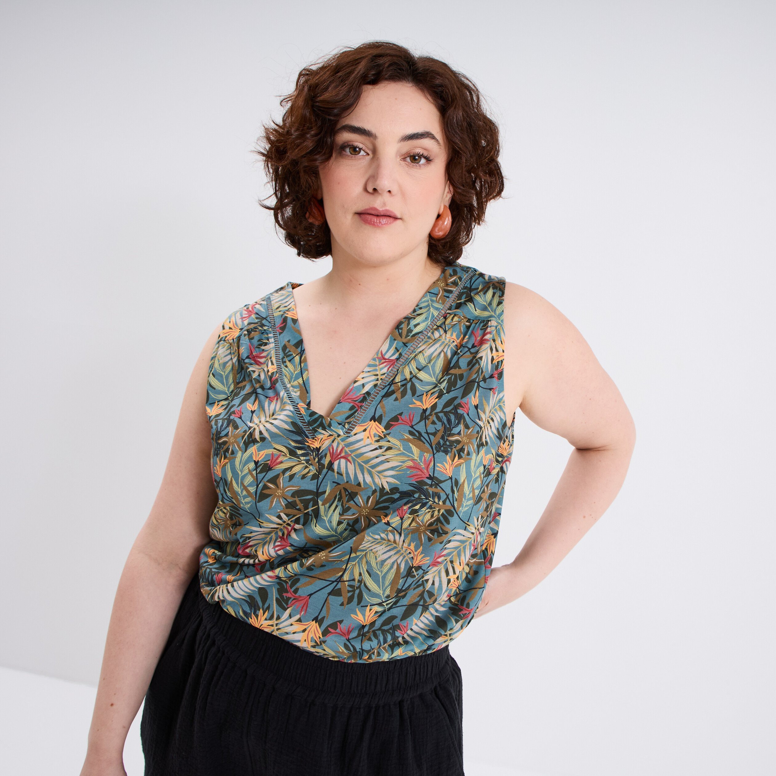 debardeur col en v sans manches vert emeraude femmegt Débardeur col en V sans manches vert émeraude femme grande taille