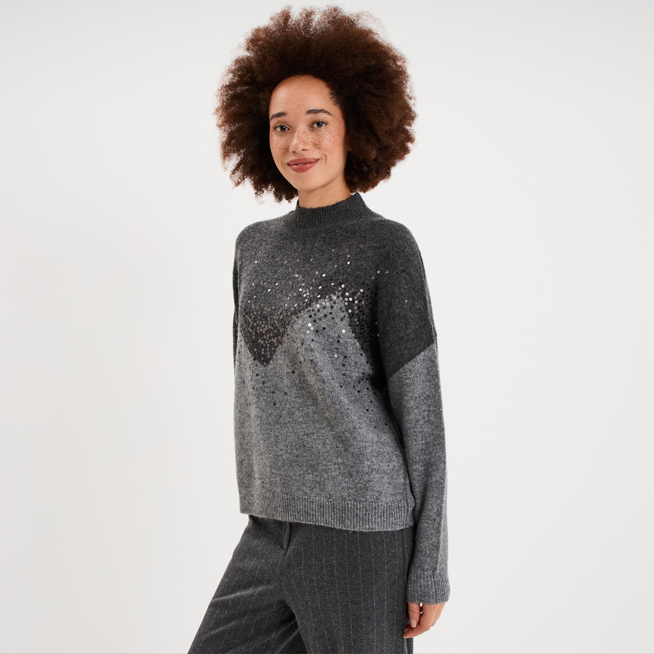 Pull col montant &agrave; sequins oversize gris fonc&eacute; femme