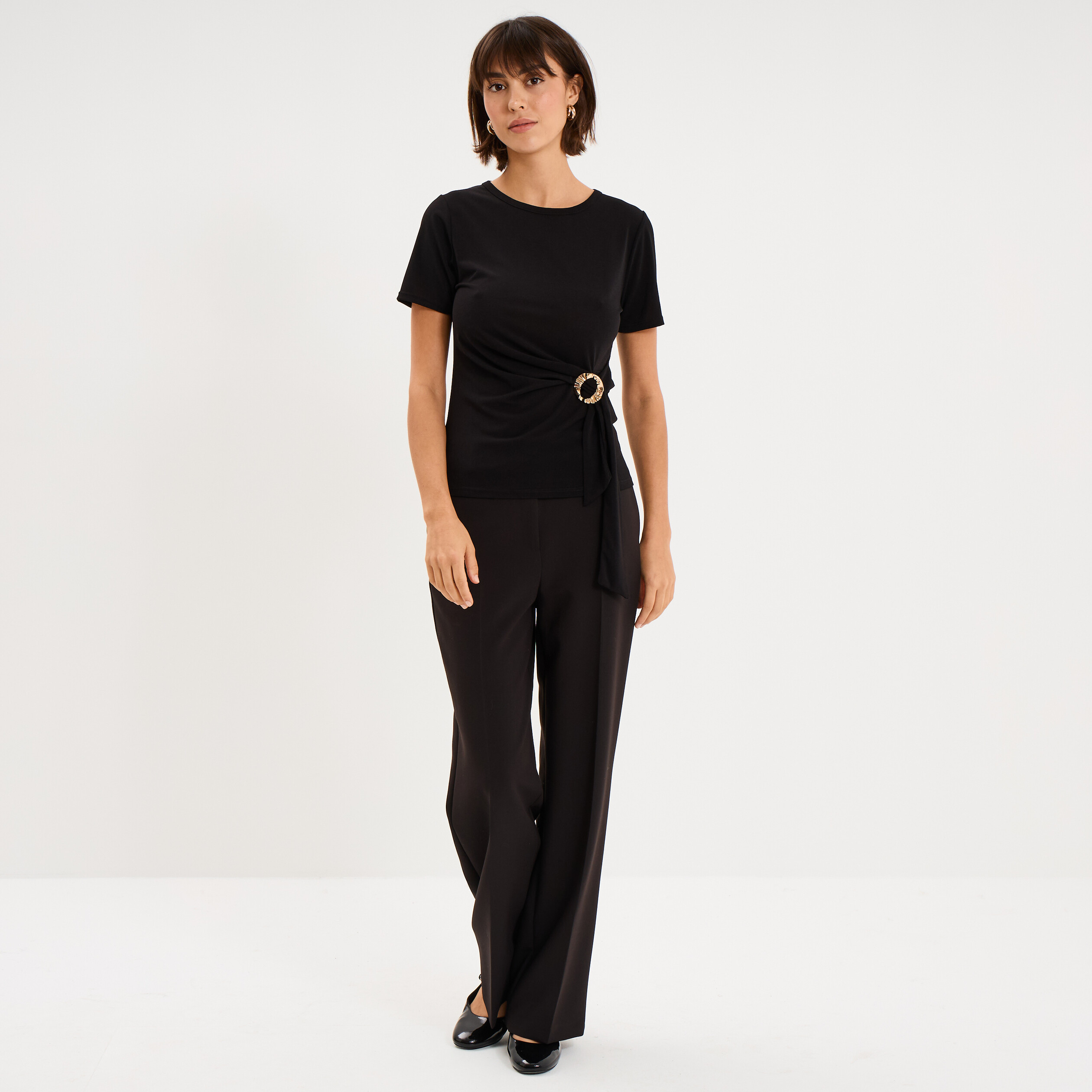 T-shirt ajust&eacute; manches courtes col rond noir femme