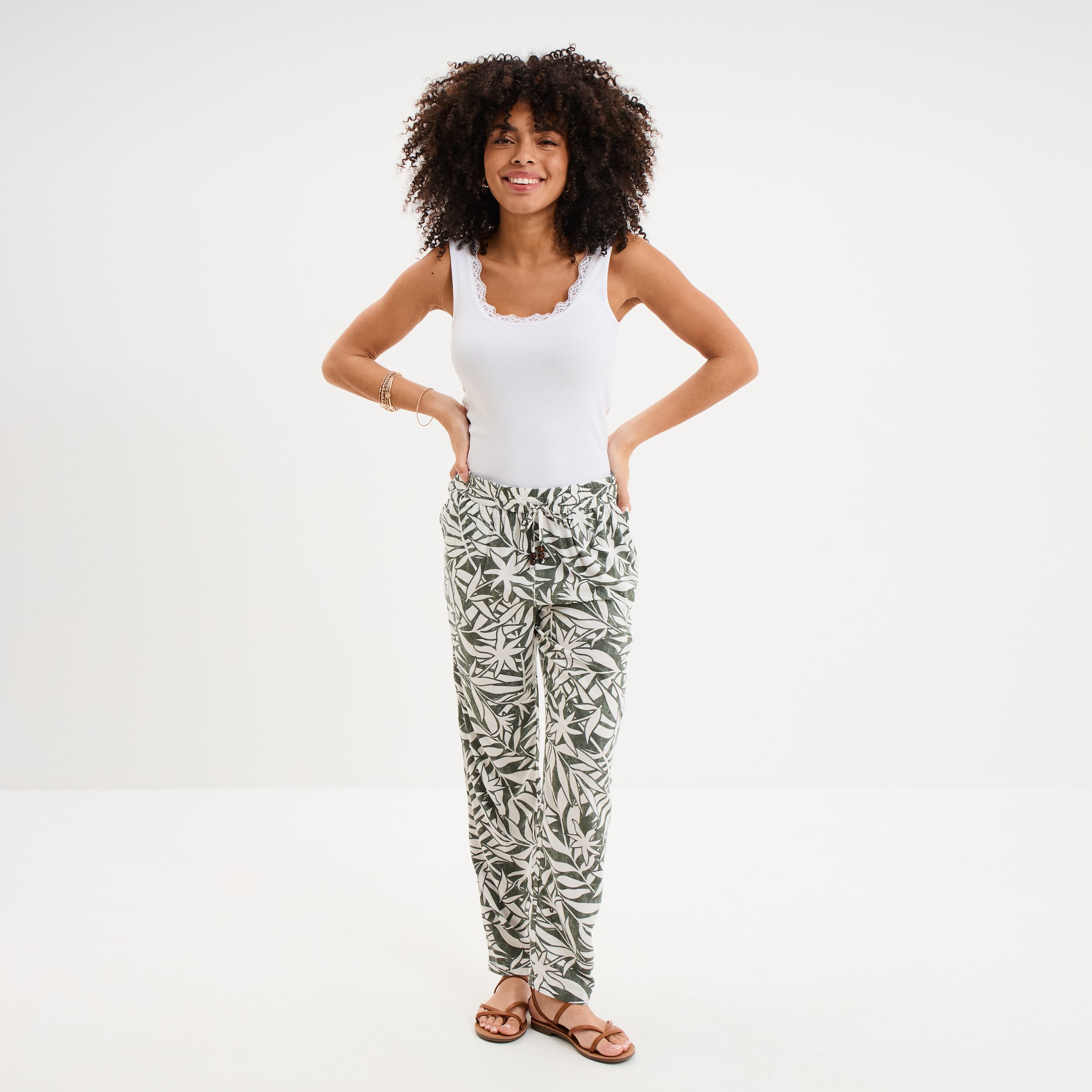 Pantalon cigarette fluide &agrave; ceinture vert kaki femme