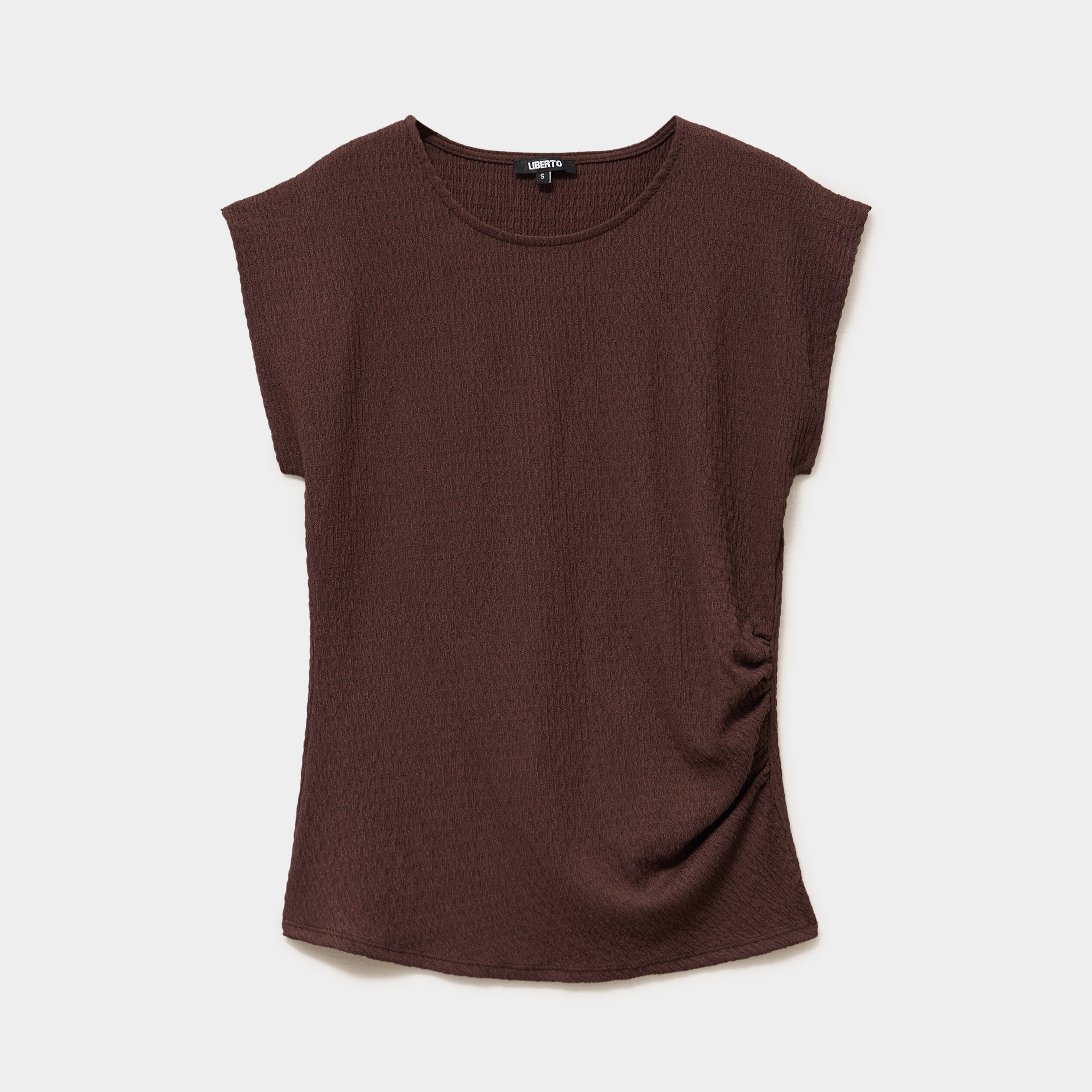 T-shirt fronc&eacute; gaufr&eacute; manches courtes marron fonc&eacute; femme