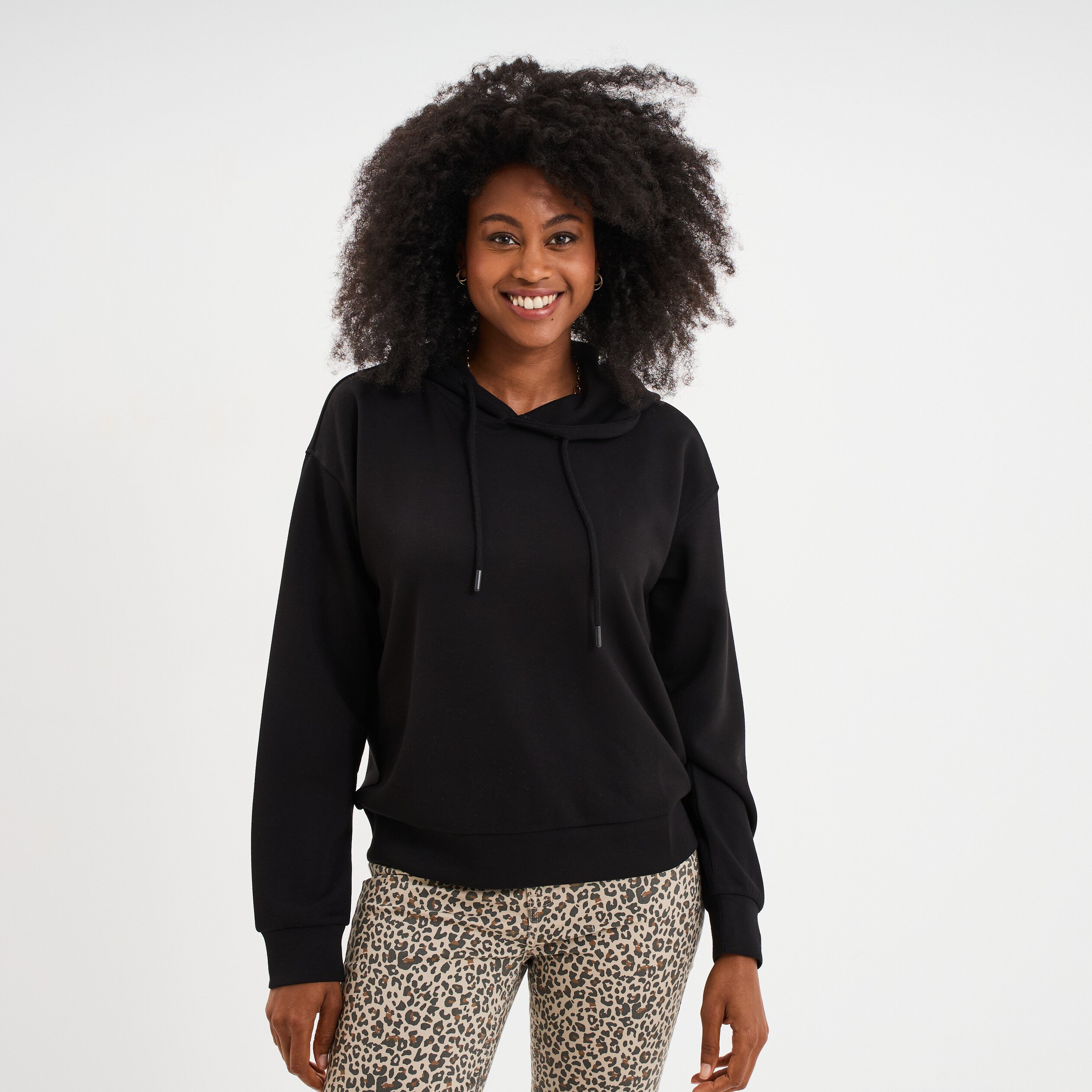 sweat hoodie manches longues a capuche noir femme Sweat hoodie manches longues à capuche noir femme