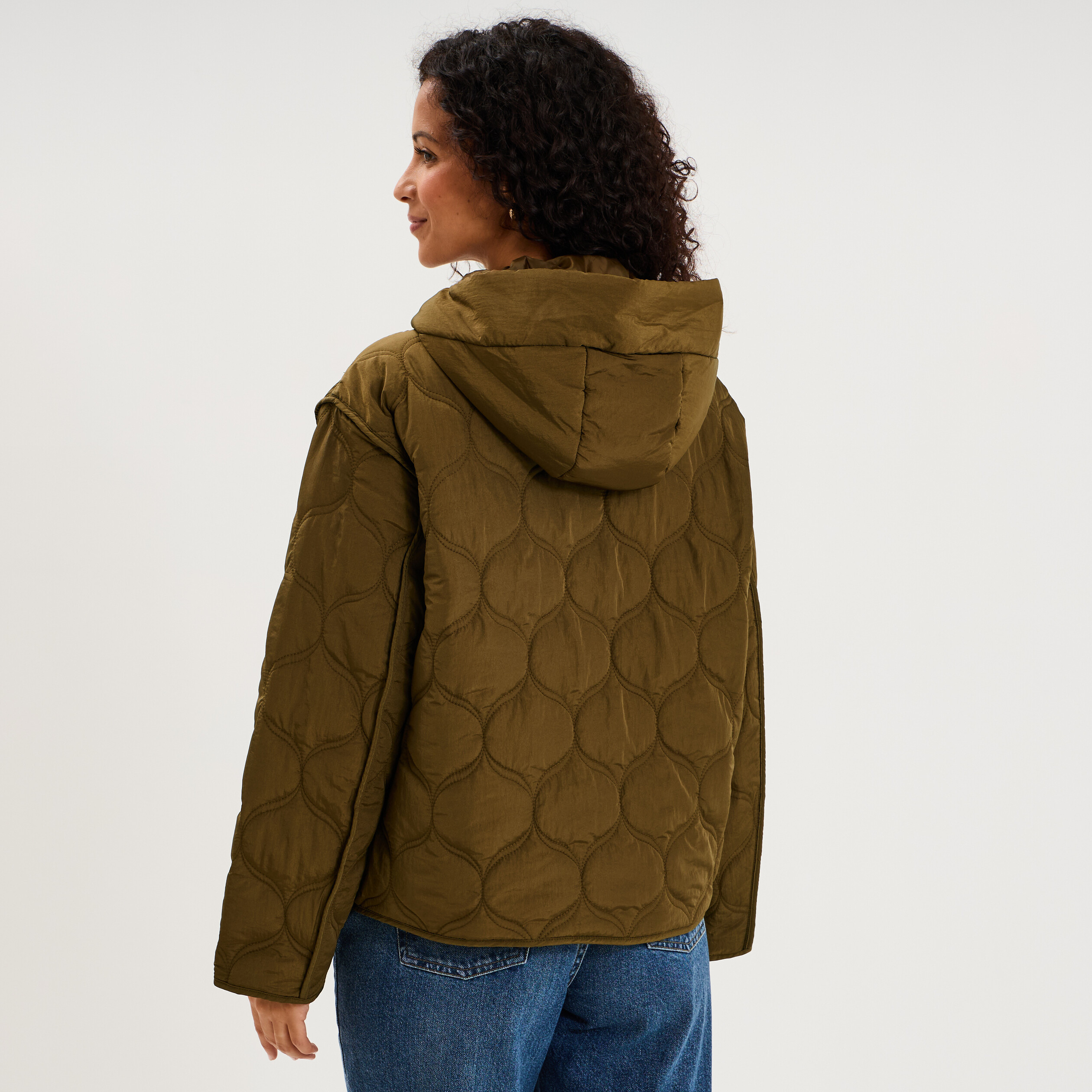 Doudoune courte matelass&eacute;e &agrave; capuche beige femme