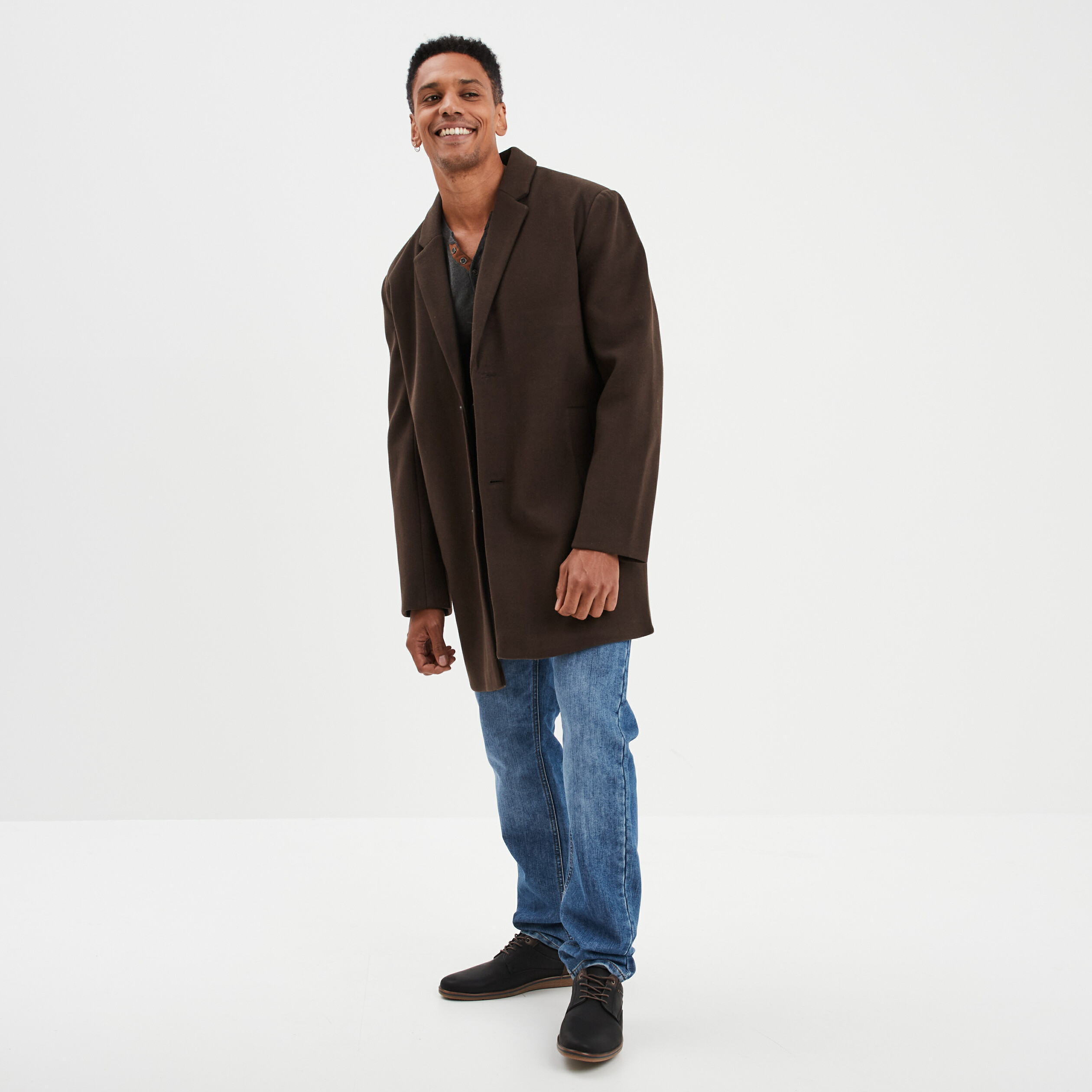 Manteau mi-long boutonn&eacute; et doubl&eacute; marron fonc&eacute; homme