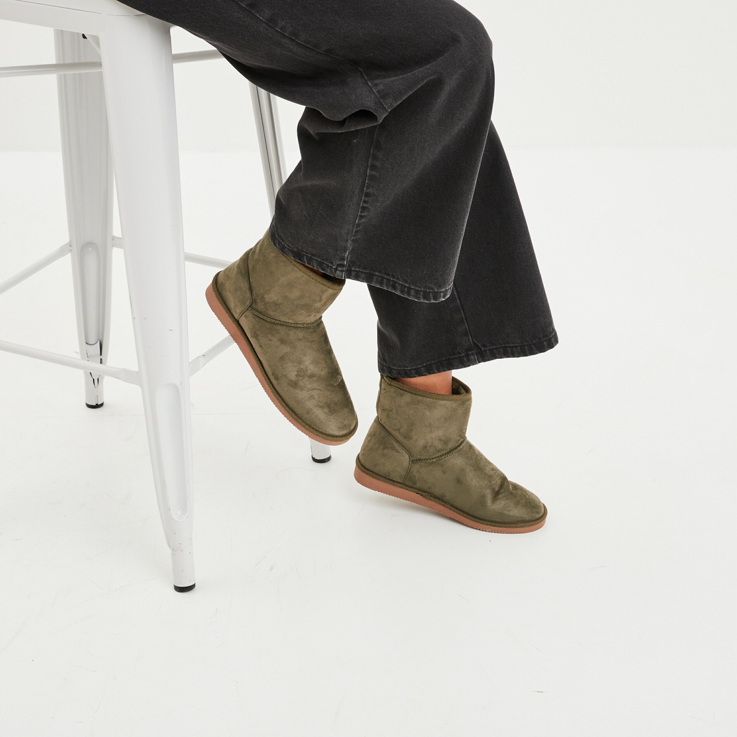 bottines fourrees effet suedine vert kaki femme Bottines fourrées effet suédine vert kaki femme