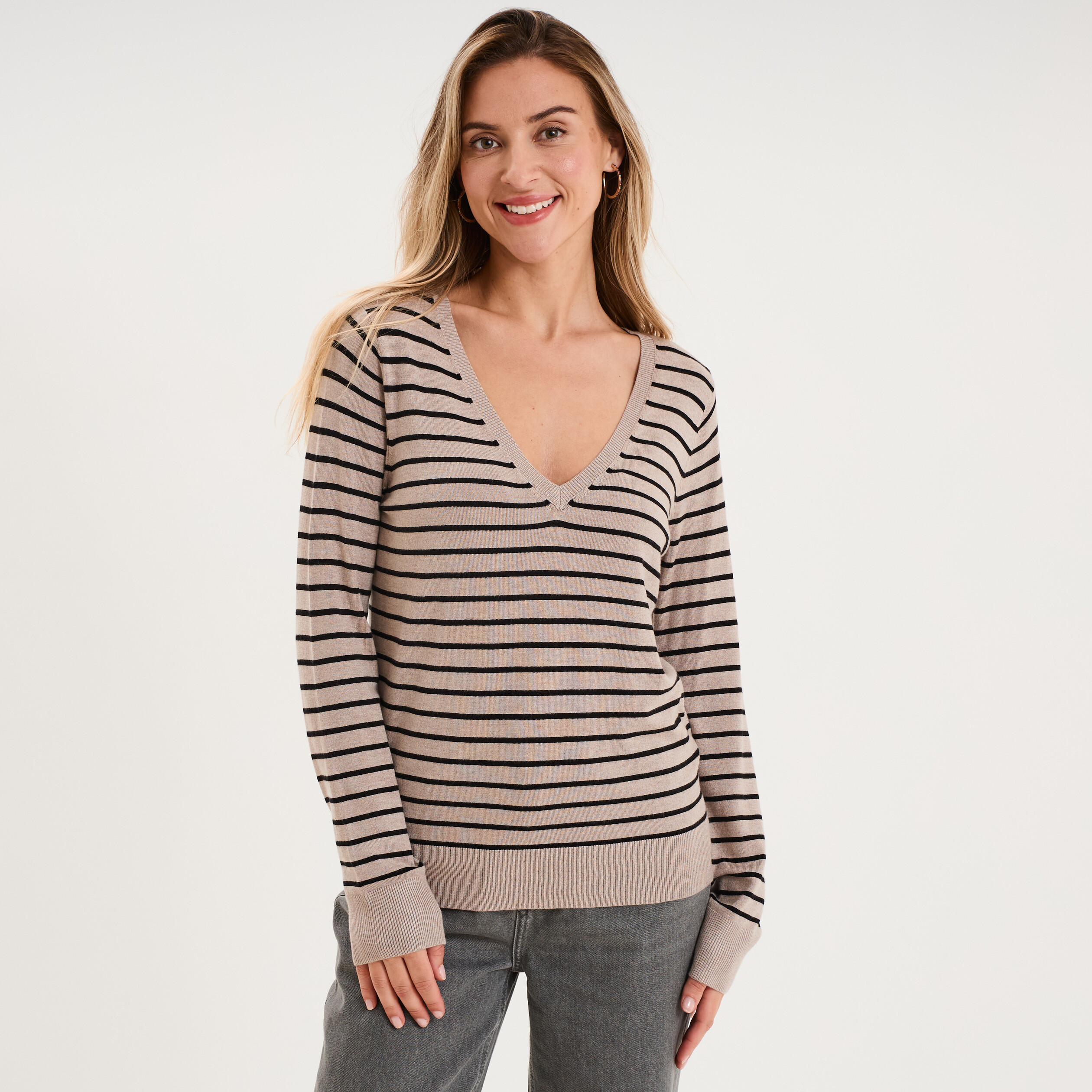 Pull col en V manches longues beige clair femme