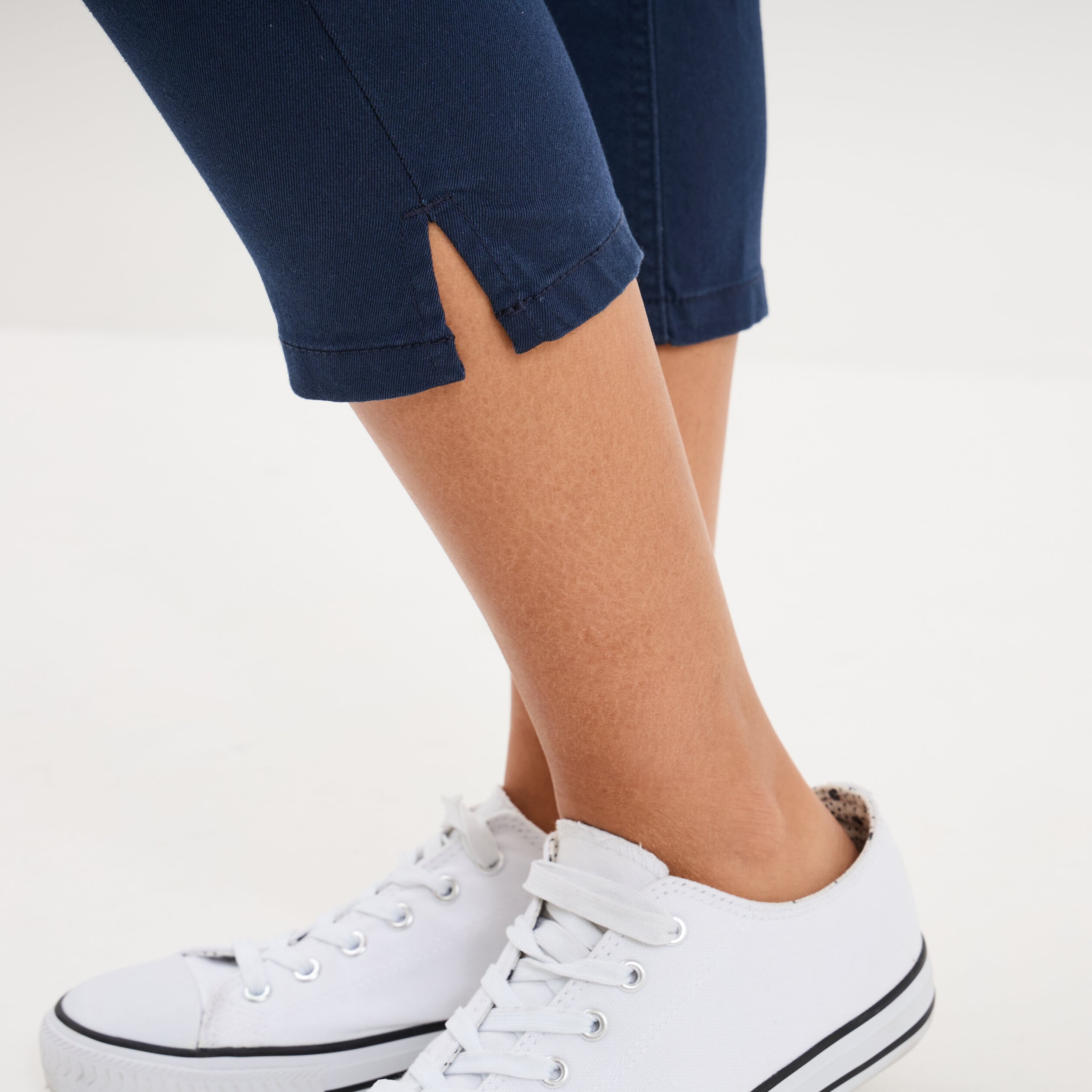 Pantalon capri slim twill 5 poches bleu marine femme