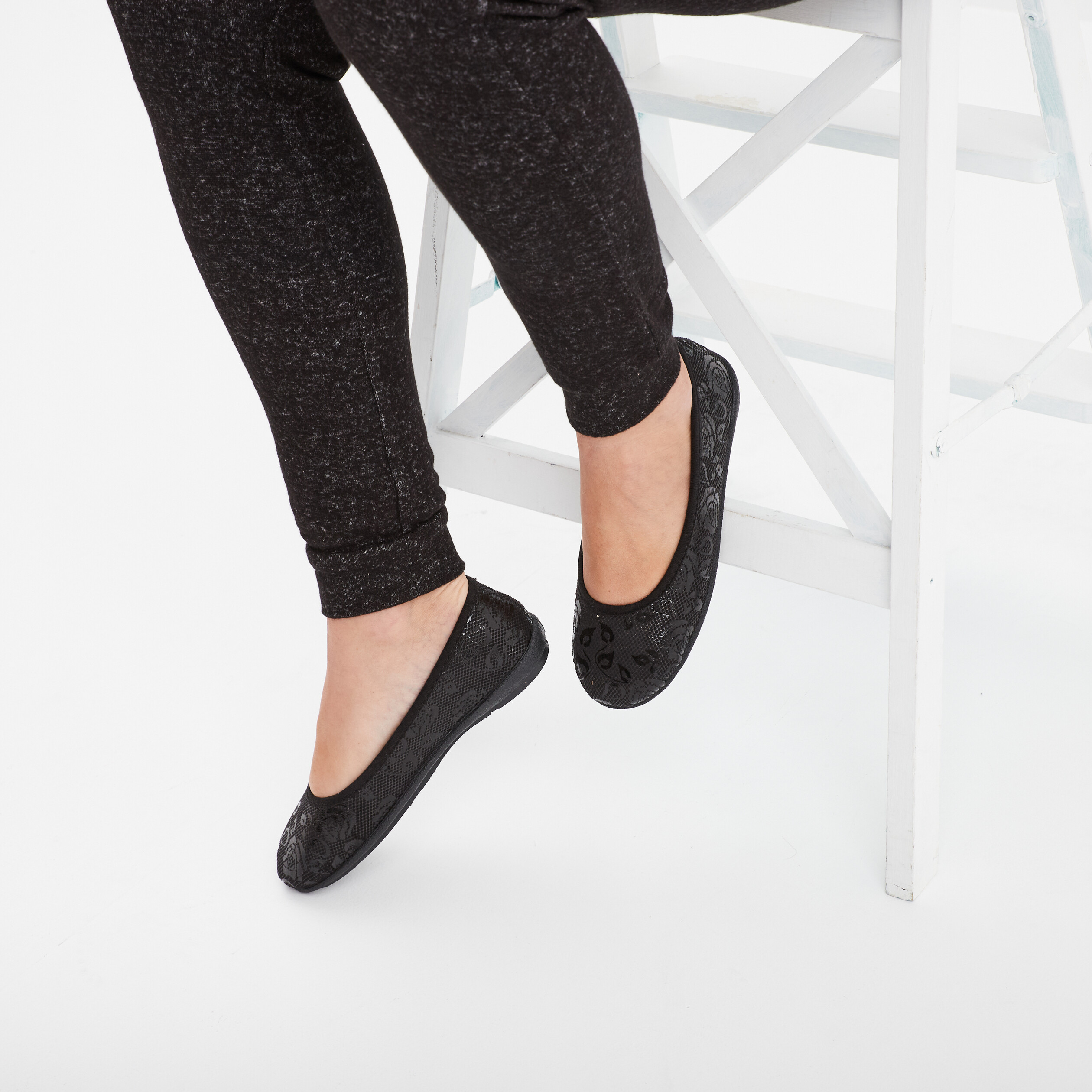 chaussons ballerines details irises noir femme Chaussons ballerines détails irisés noir femme