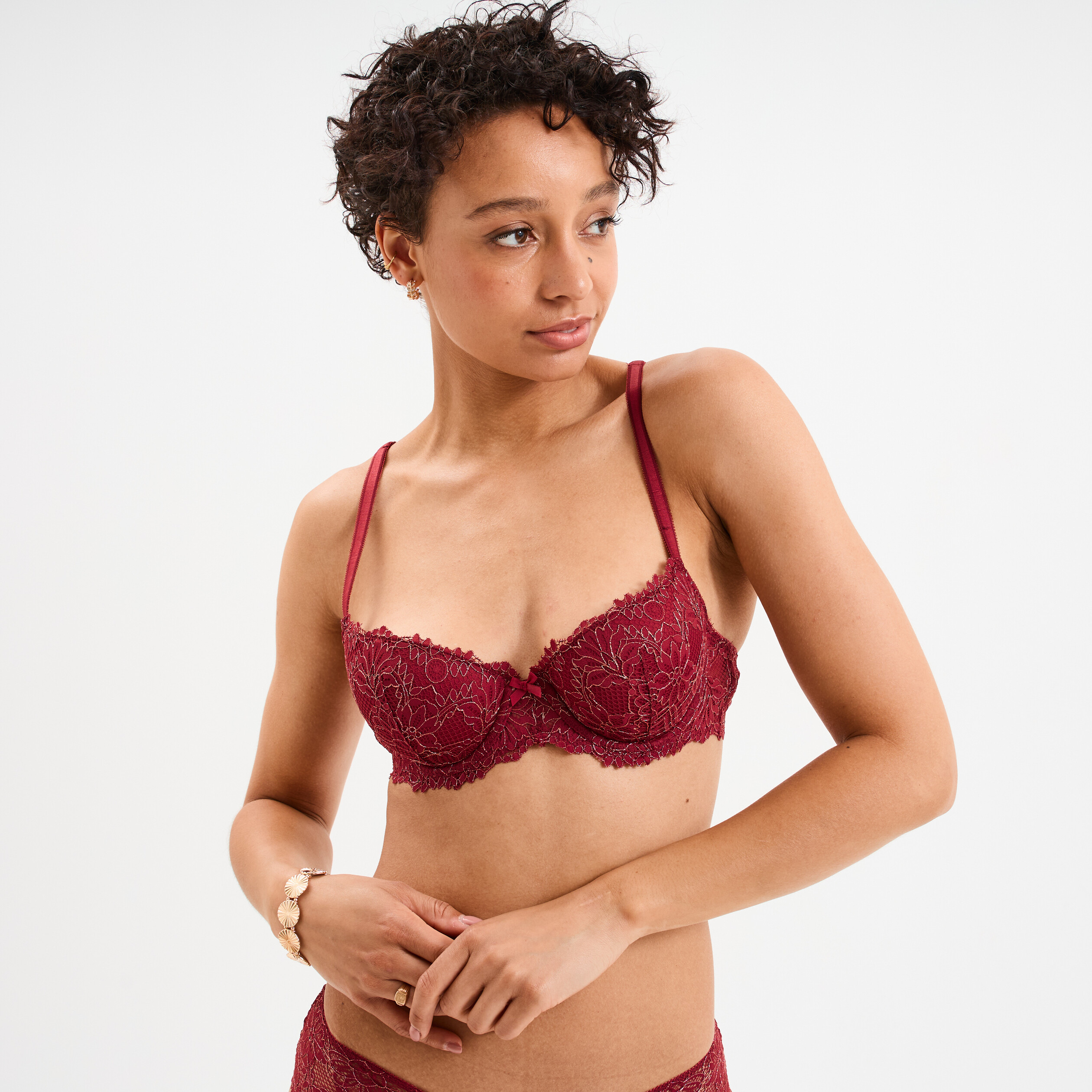 soutien gorge emboitant padde dentelle rouge fonce femme Soutien-gorge emboîtant paddé dentelle rouge foncé femme