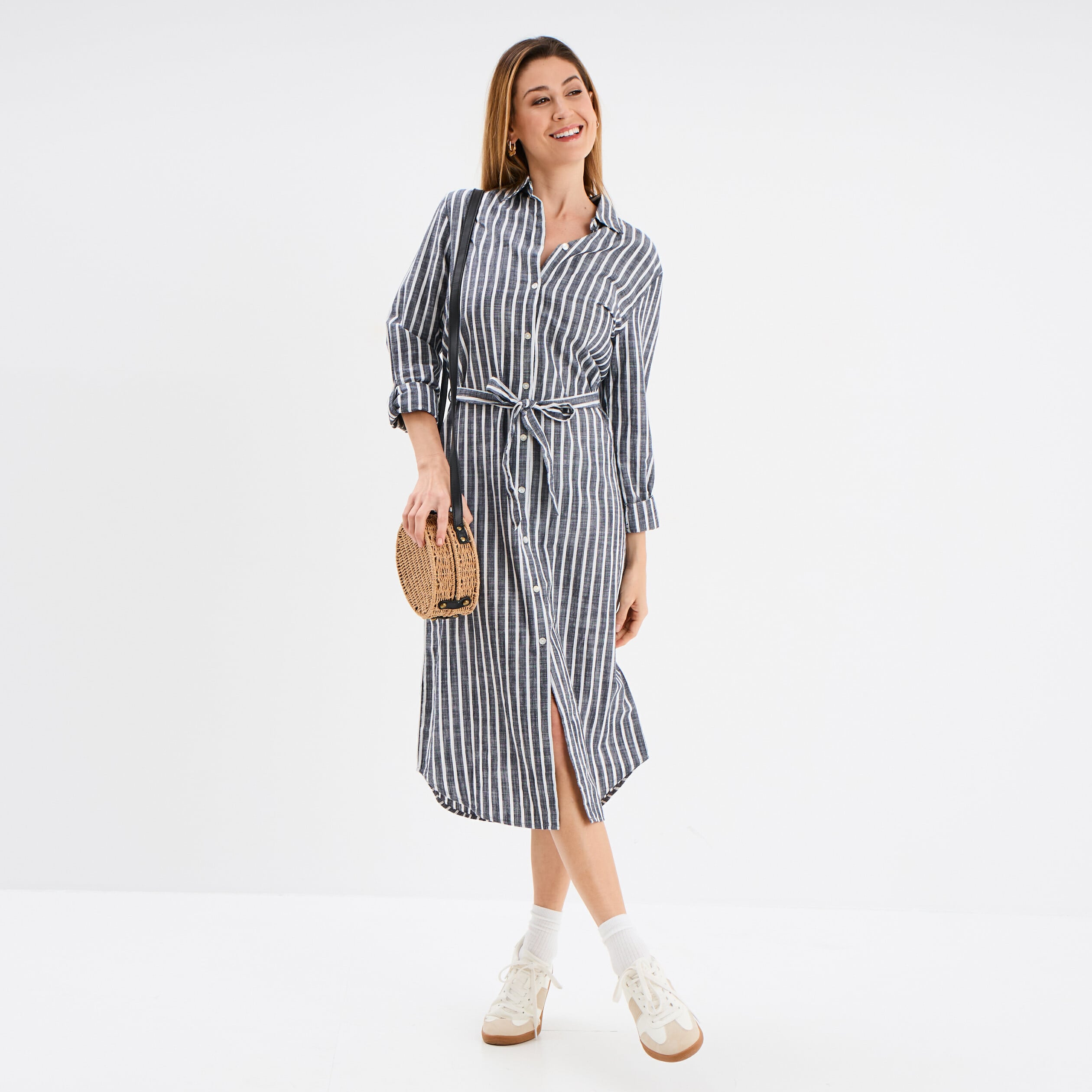 Robe chemise longue ceintur&eacute;e coton bleu marine femme