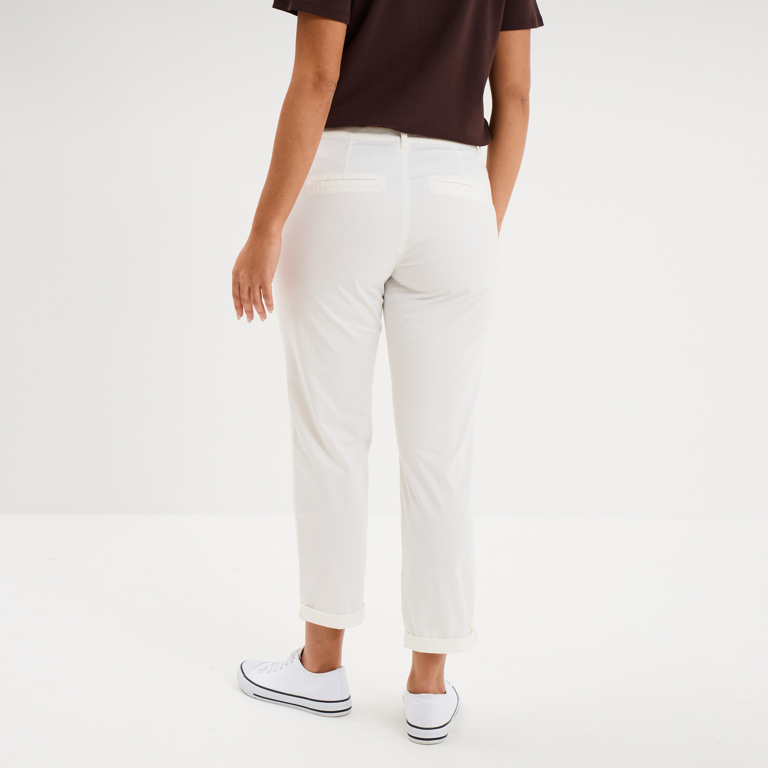 Pantalon chino 7/8&egrave;me ceinture tress&eacute;e ecru femme