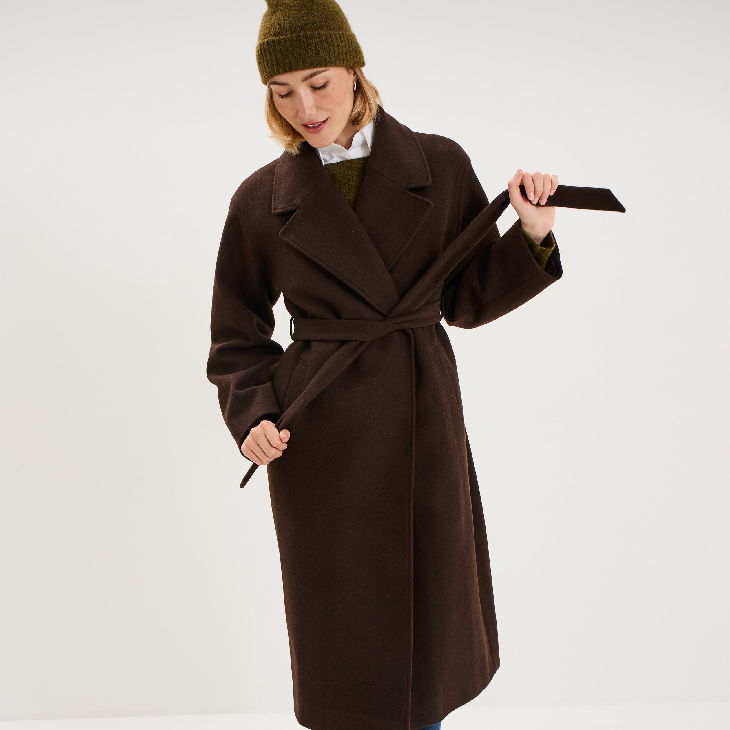 Manteau long oversize ceintur&eacute; marron fonc&eacute; femme