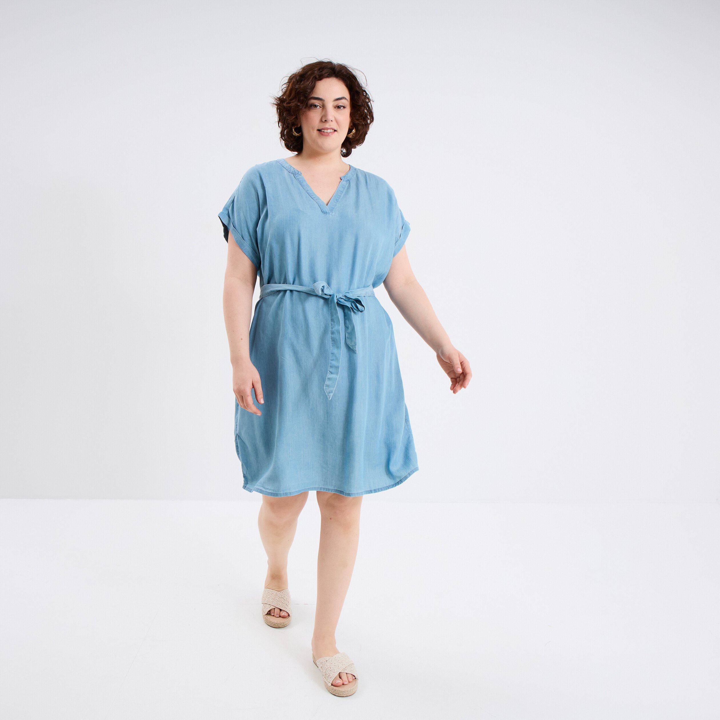 robe ceinturee manches courtes bleu clair femmegt Robe ceinturée manches courtes bleu clair femme grande taille