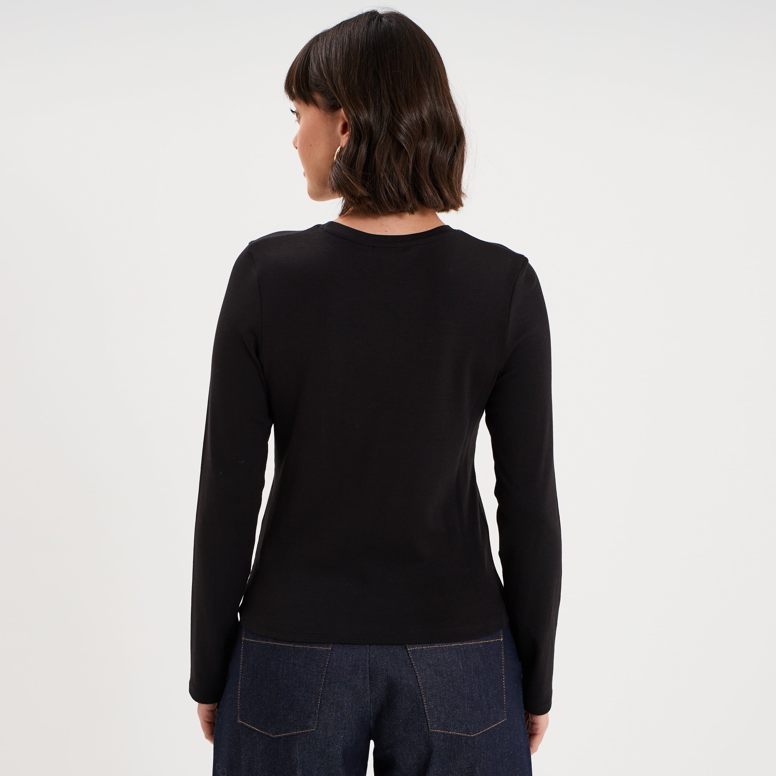 T-shirt manches longues col rond ajust&eacute; noir femme