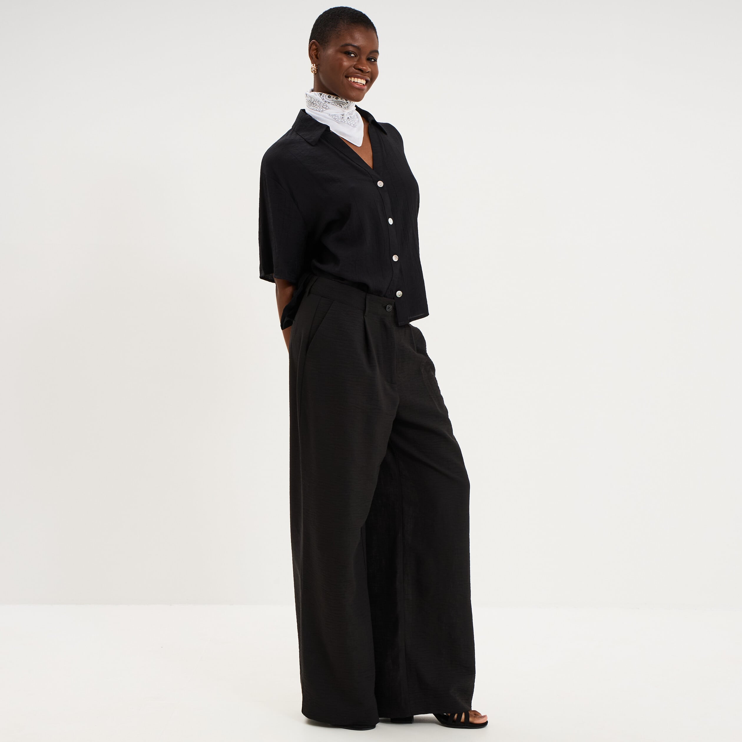 Chemise dos smock&eacute; manches courtes noir femme