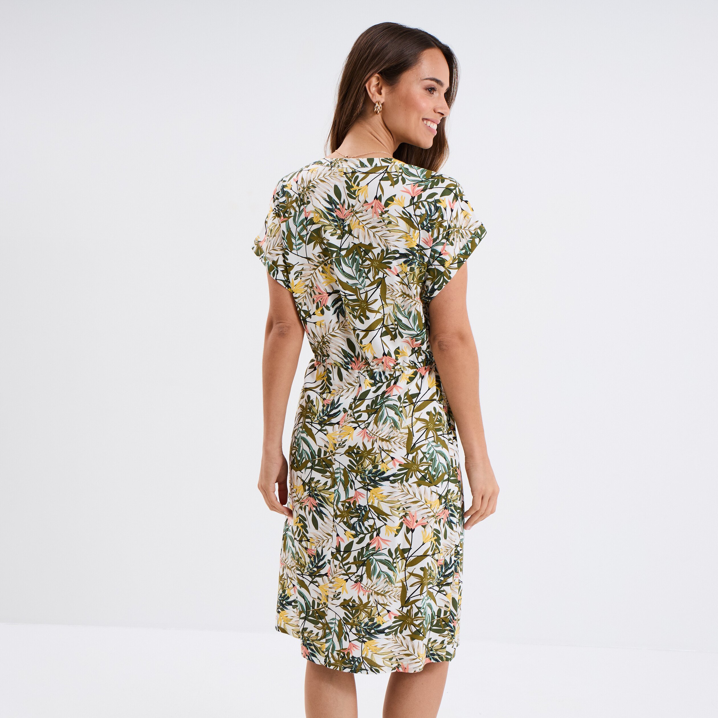 robe courte col tunisien manches courtes blanc femme Robe courte col tunisien manches courtes blanc femme