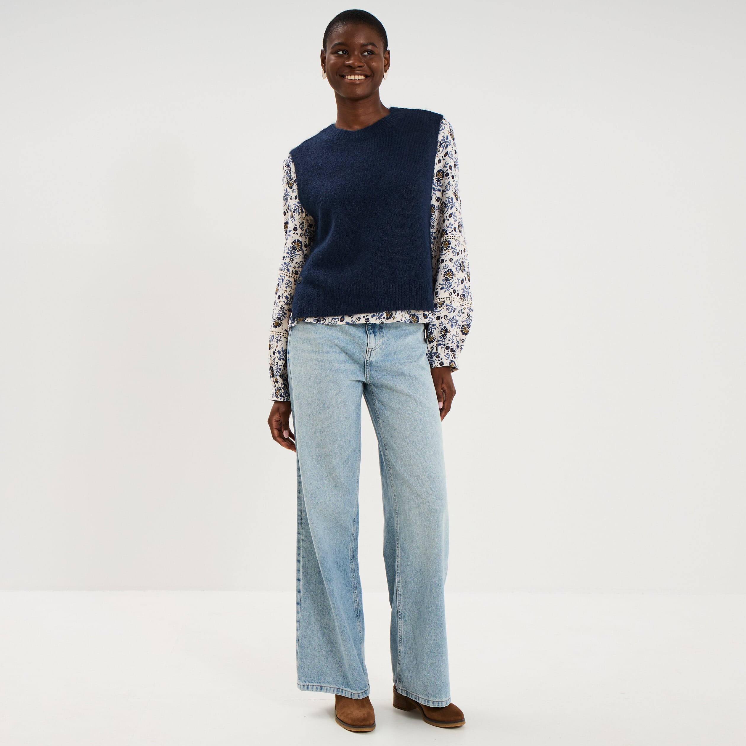Pull col rond sans manches &agrave; boutons bleu fonc&eacute; femme