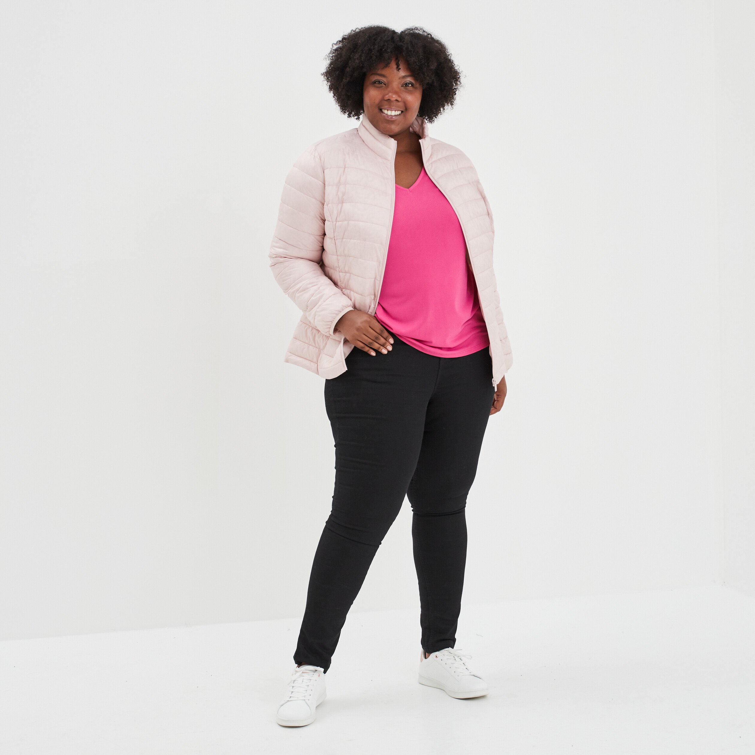 t shirt avec manches dentelle col en v rose fushia femmegt T-shirt avec manches dentelle col en V rose fushia femme grande taille