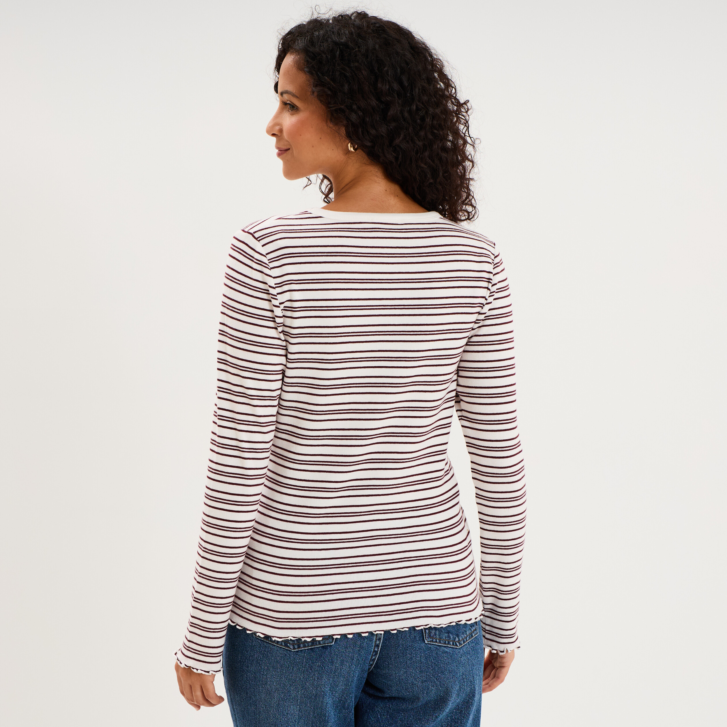 T-shirt ajust&eacute; col rond manches longues ecru femme
