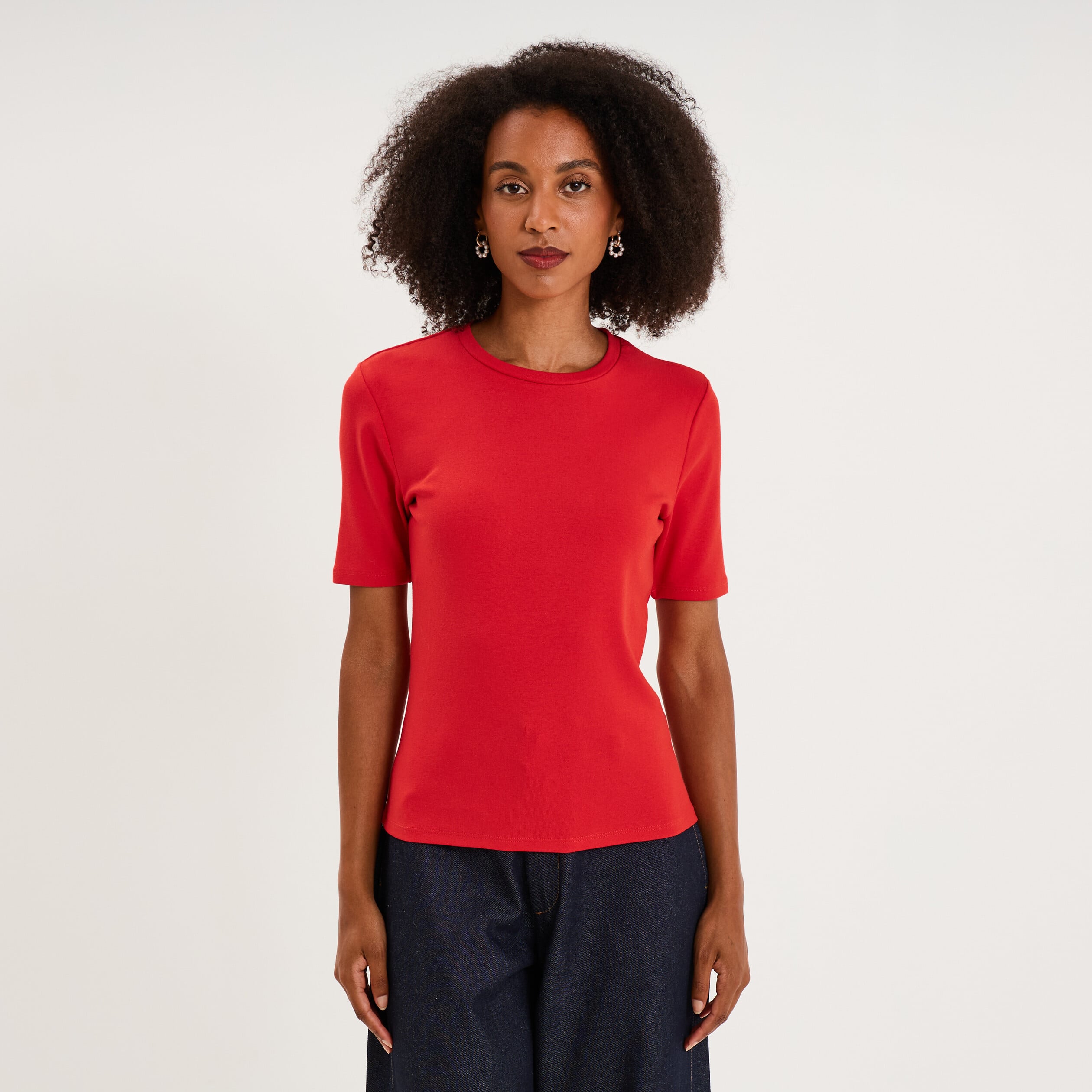 T-shirt col rond manches courtes ajust&eacute; rouge femme