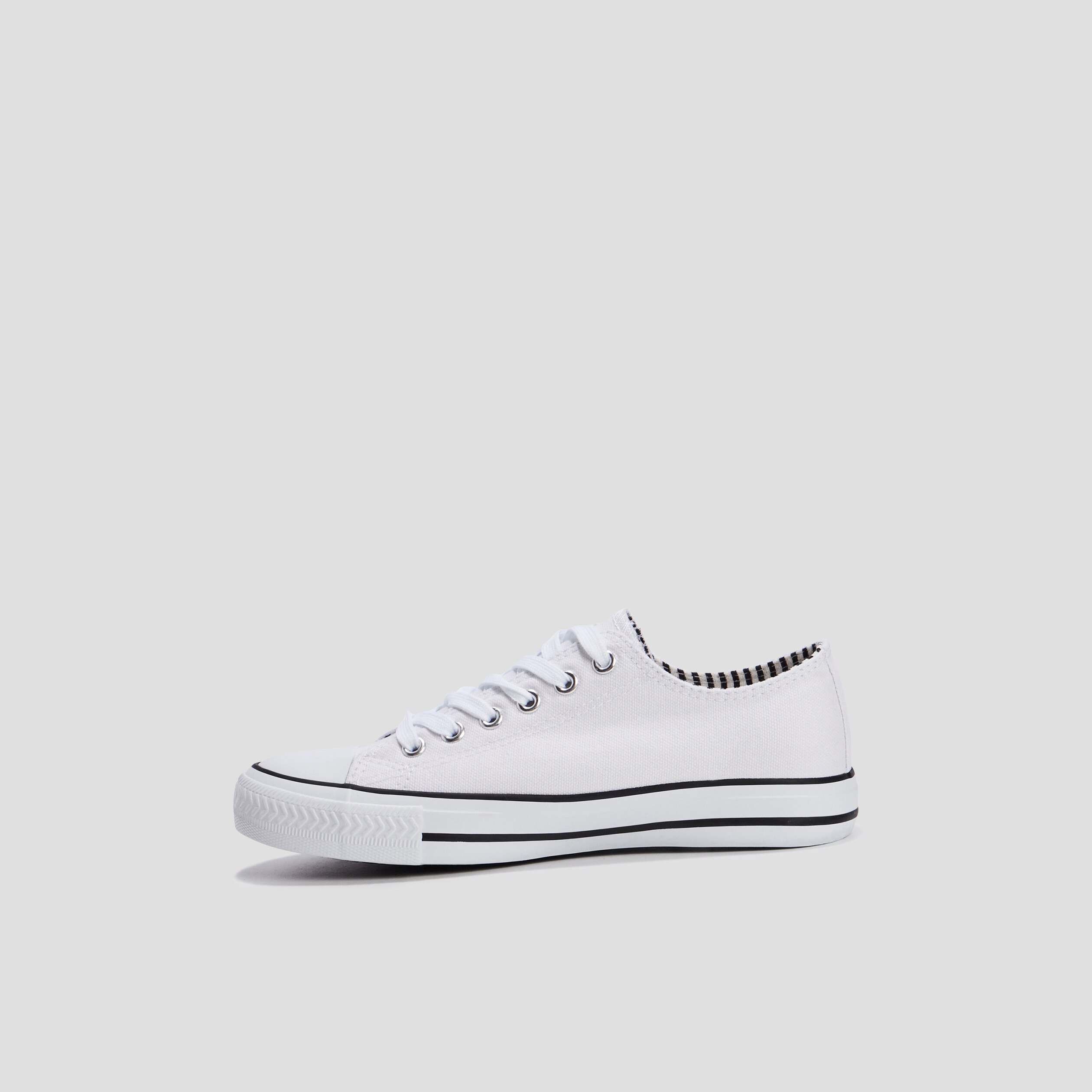 tennis en toile a lacets blanc femme Tennis en toile à lacets blanc femme