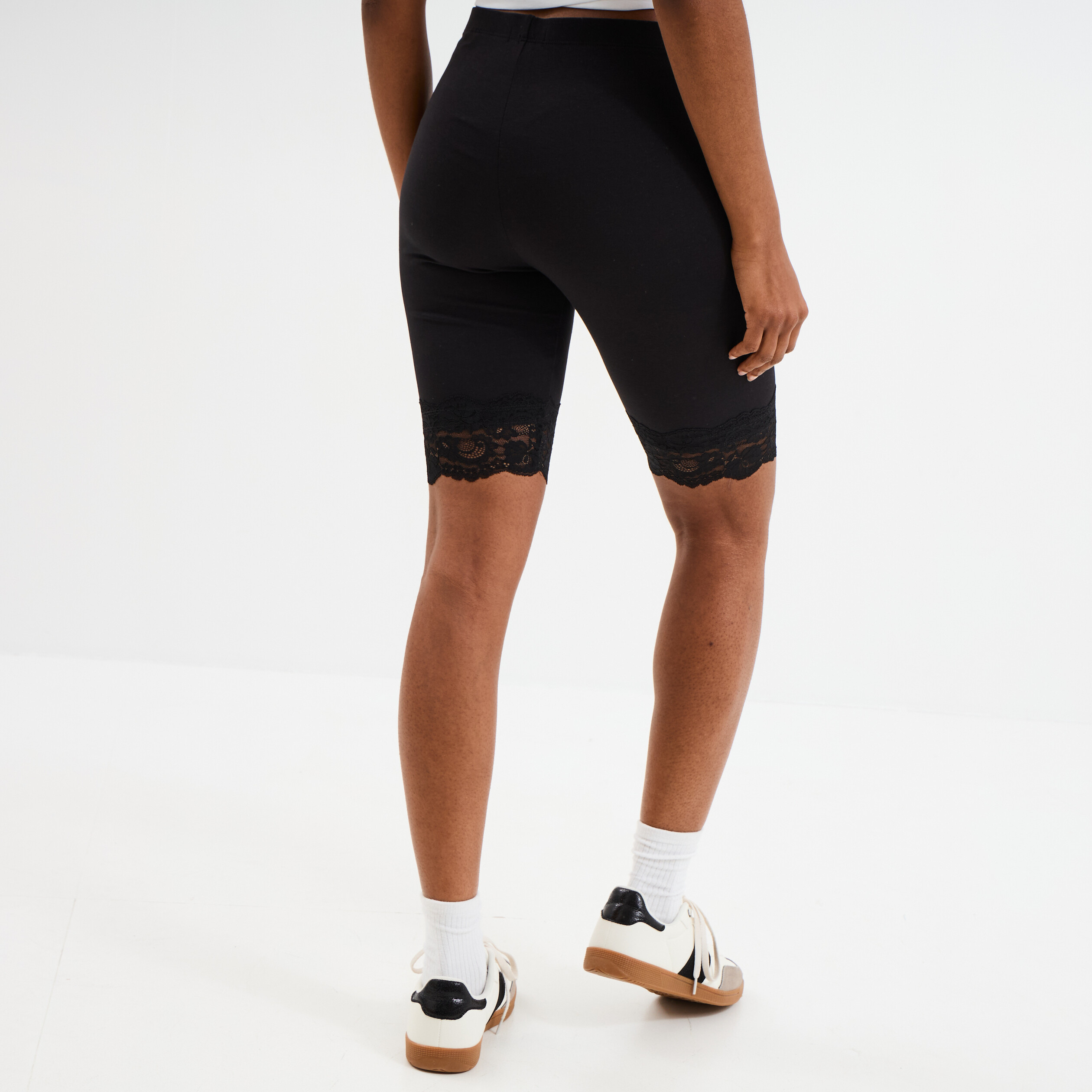 legging corsaire a dentelle noir femme Legging corsaire à dentelle noir femme
