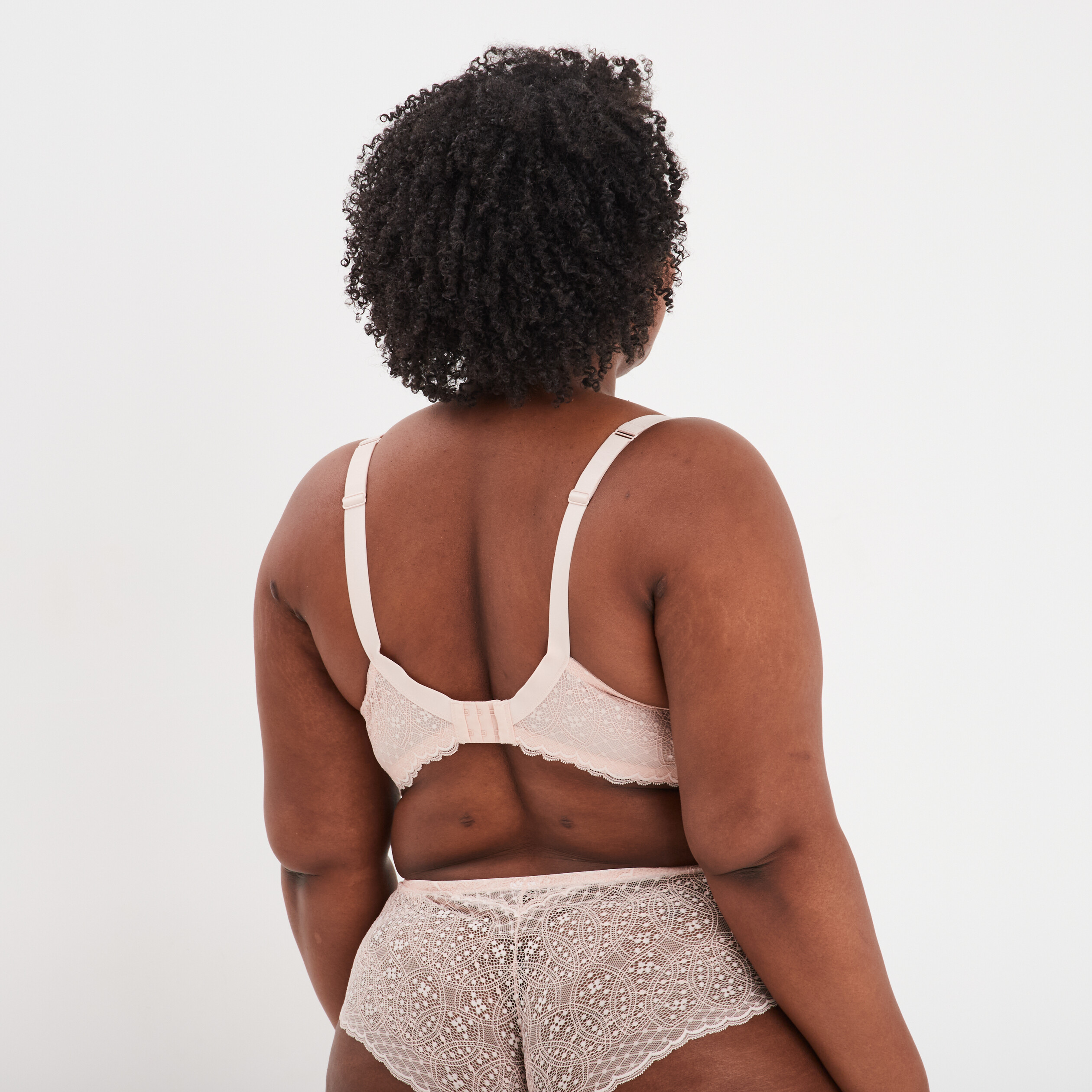 soutien gorge emboitant en dentelle rose pastel femmegt Soutien-gorge emboîtant en dentelle rose pastel femme grande taille