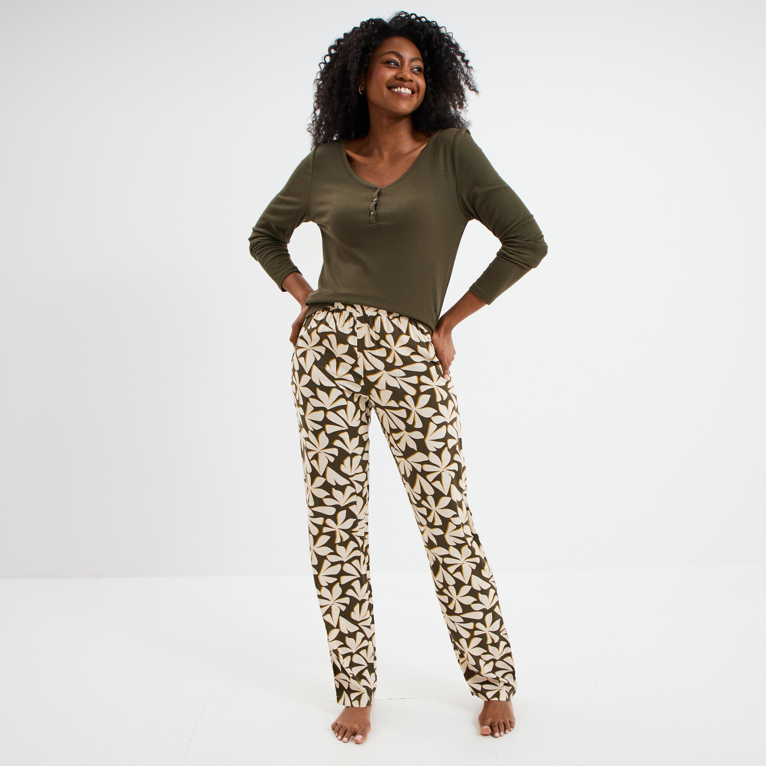 ensemble pyjama manches longues 2 pieces vert kaki femme Ensemble pyjama manches longues 2 pièces vert kaki femme