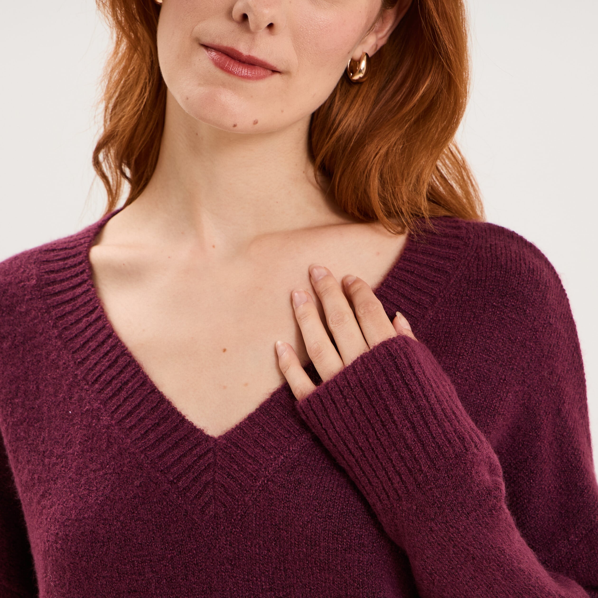 Pull col en V manches longues prune femme
