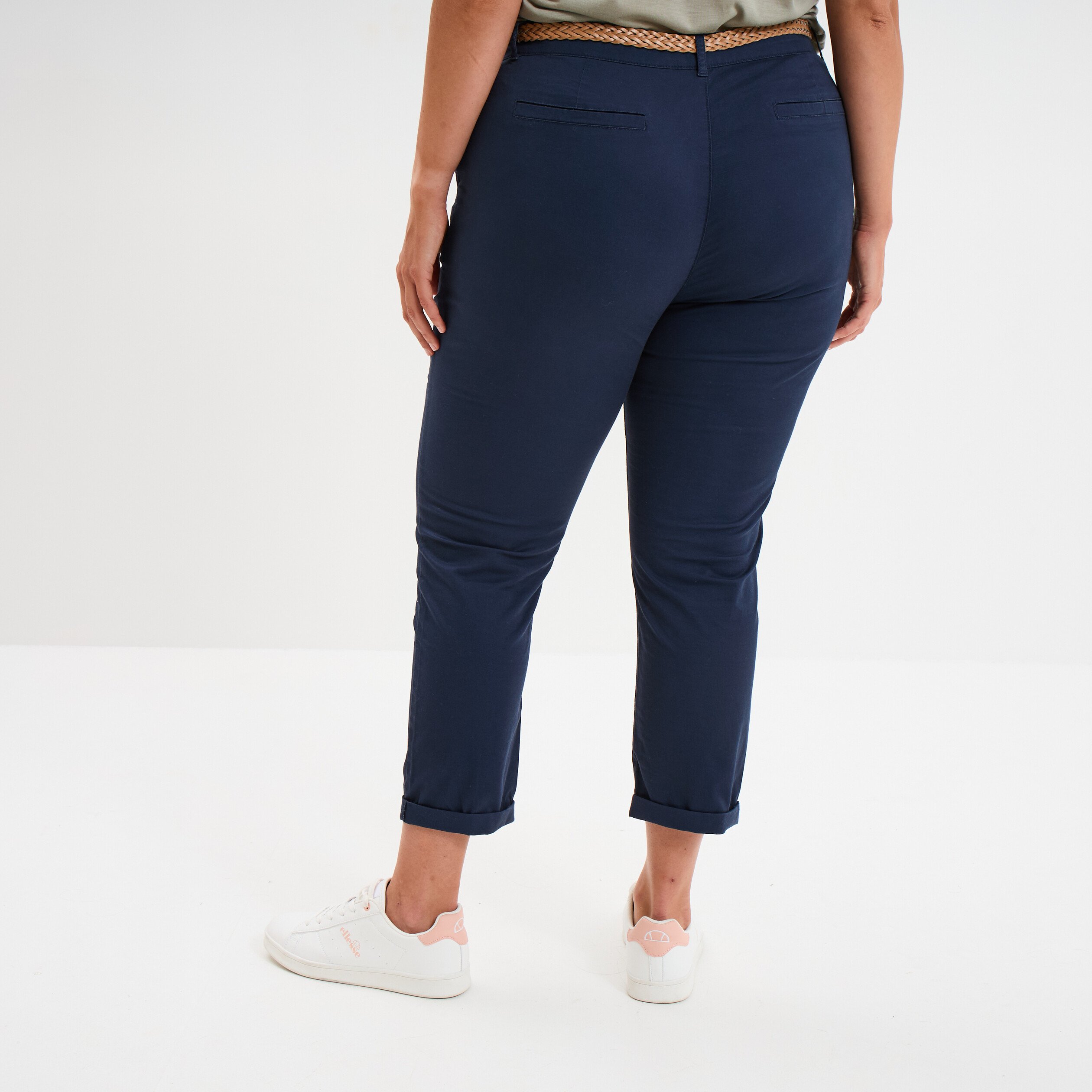 pantalon chino cigarette ceinture coton bleu marine femmegt Pantalon chino cigarette ceinturé coton bleu marine femme grande taille