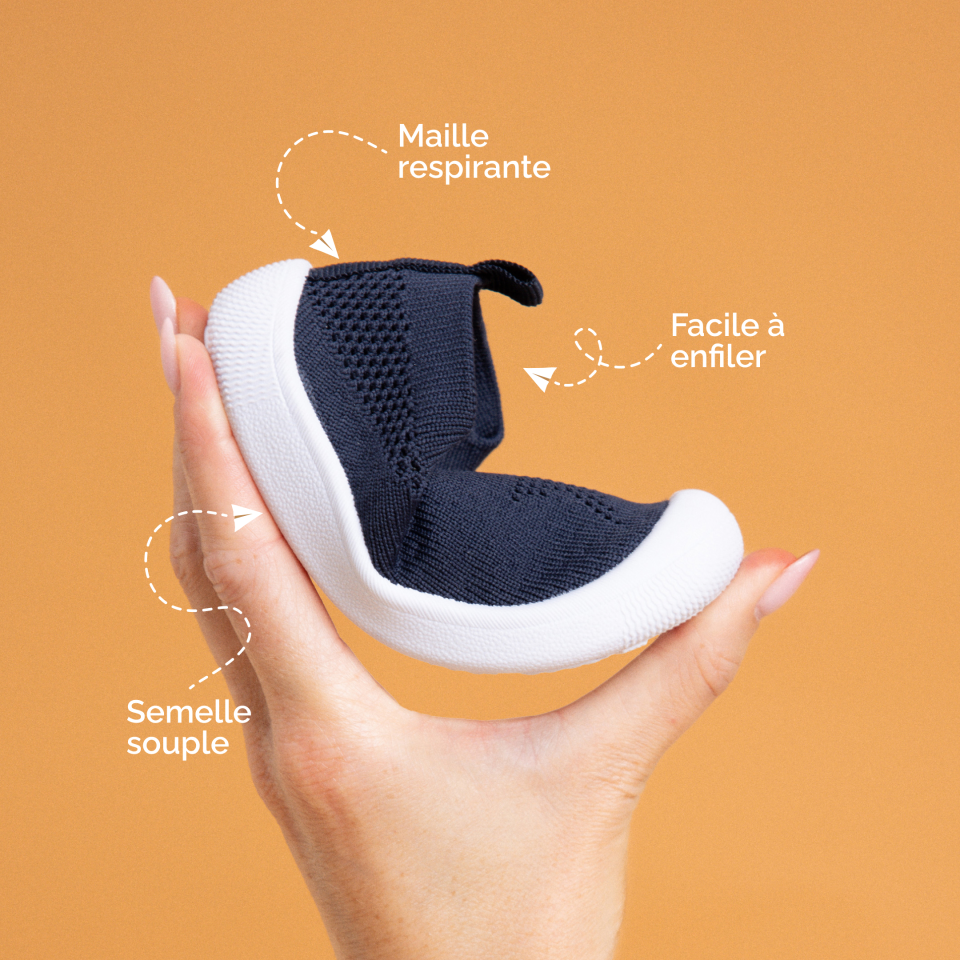 Chaussons aspect tricot semelle souple bleu marine bébé garçon