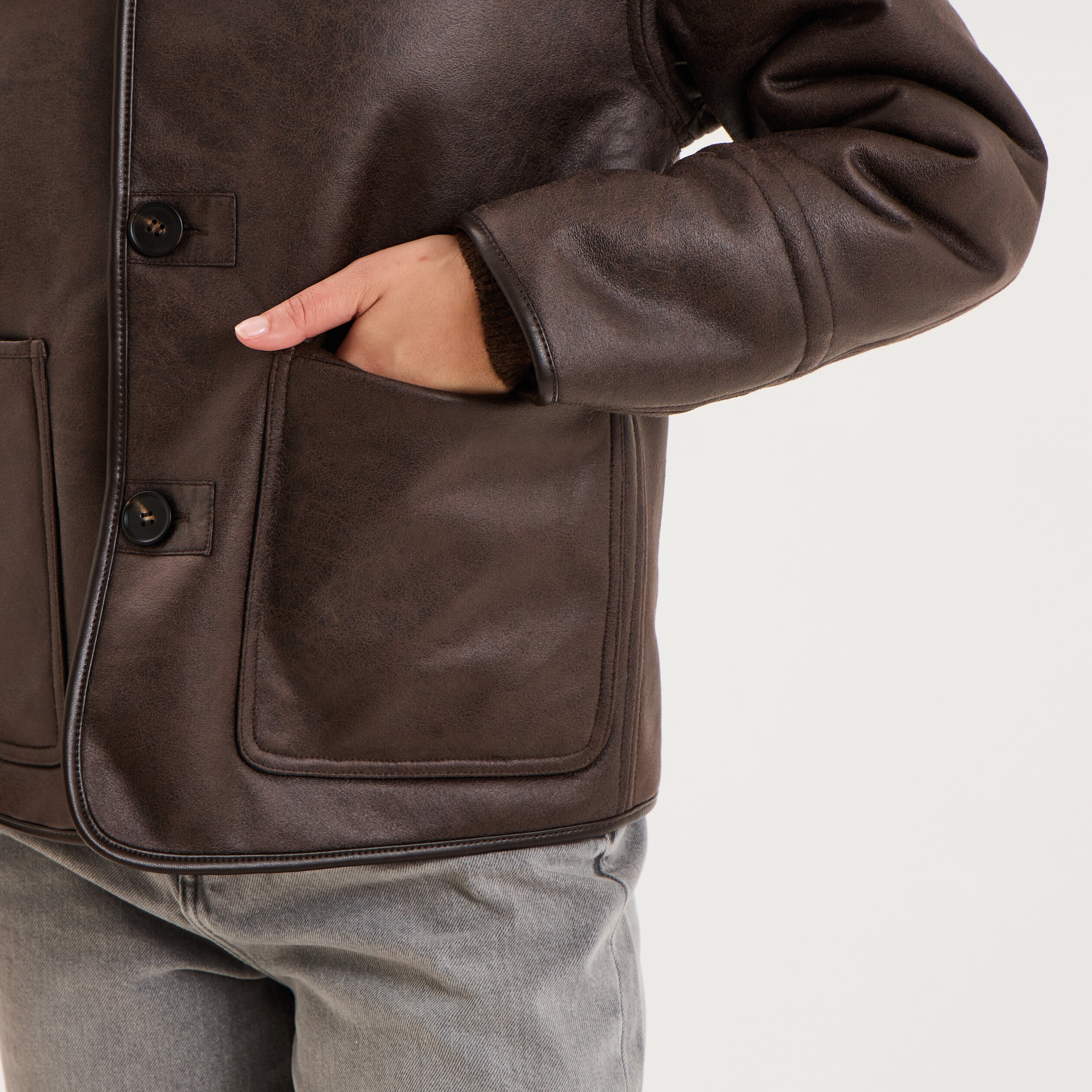Veste r&eacute;versible simili cuir et polaire marron fonc&eacute; femme