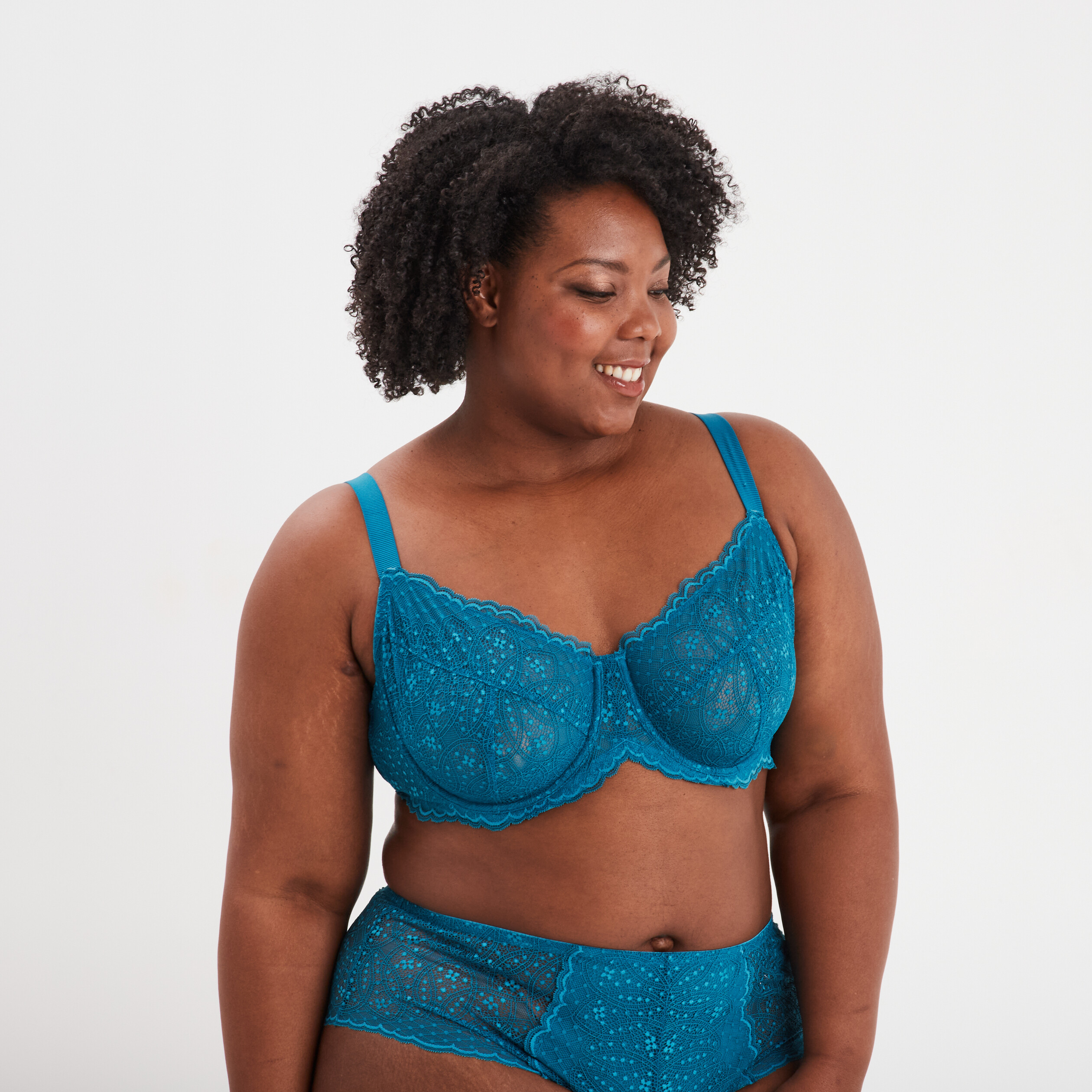 soutien gorge emboitant en dentelle bleu canard femmegt Soutien-gorge emboîtant en dentelle bleu canard femme grande taille