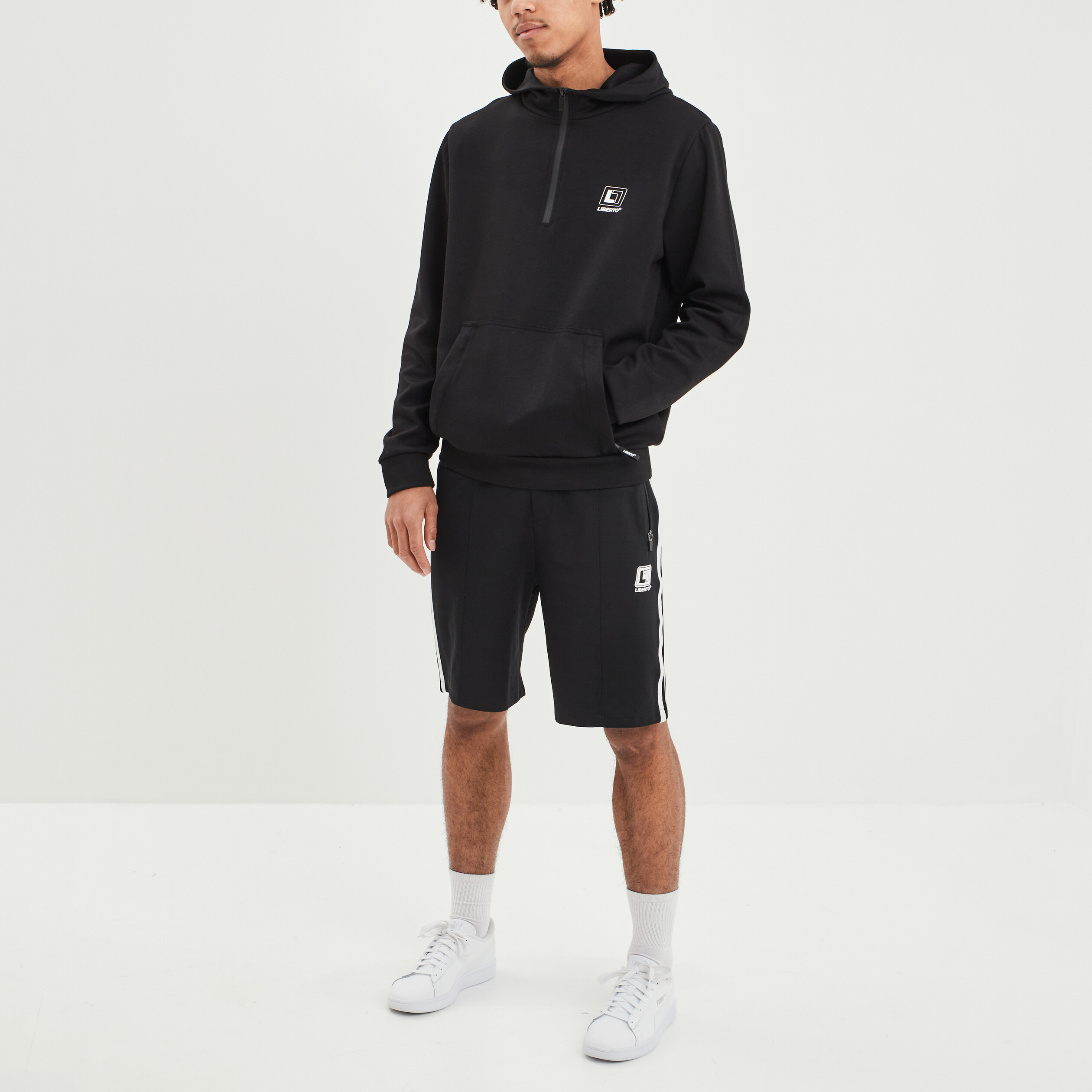 Short jogging droit &eacute;lastiqu&eacute; Liberto noir homme