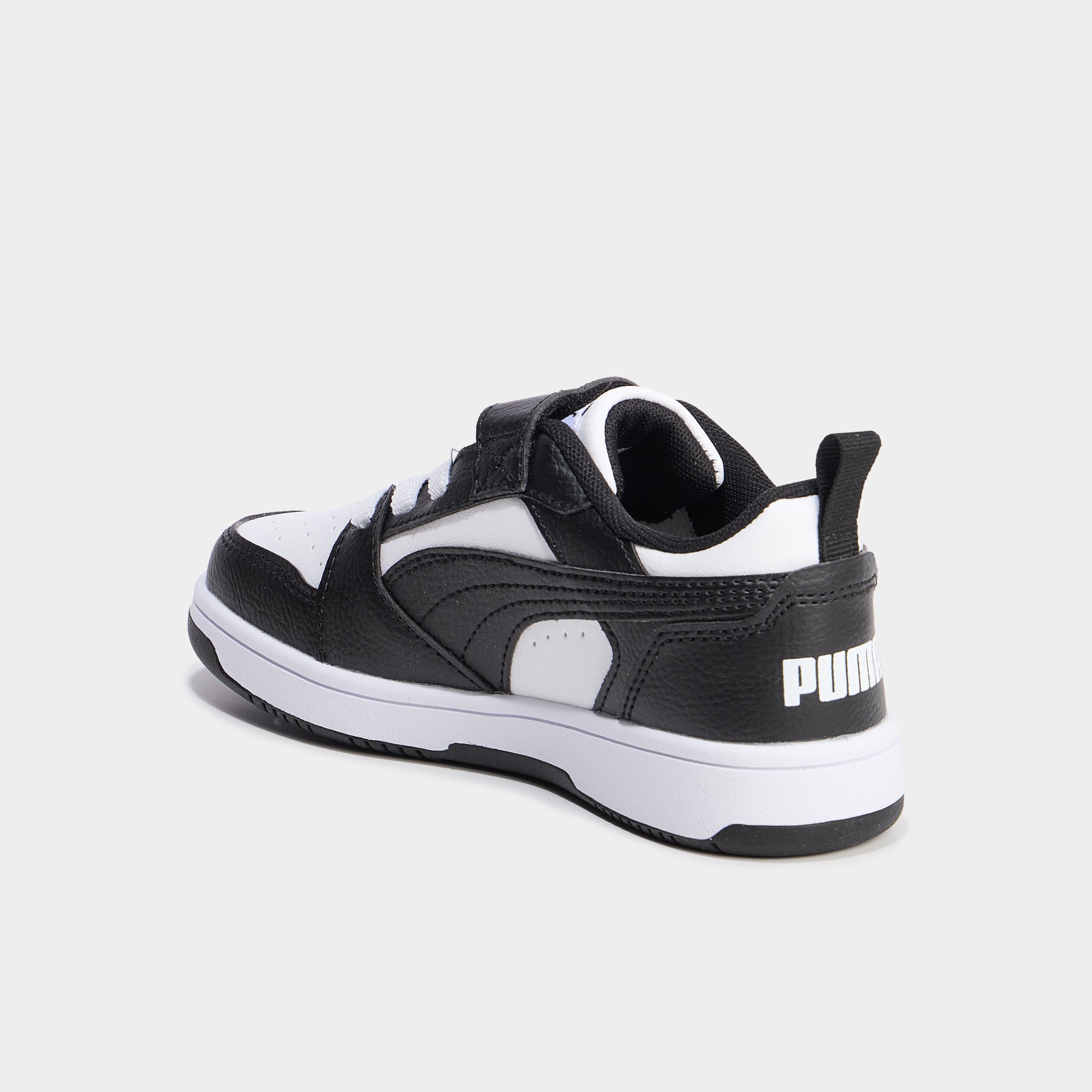 tennis basses a lacets puma v6 noir garcon Tennis basses à lacets Puma V6 noir garçon