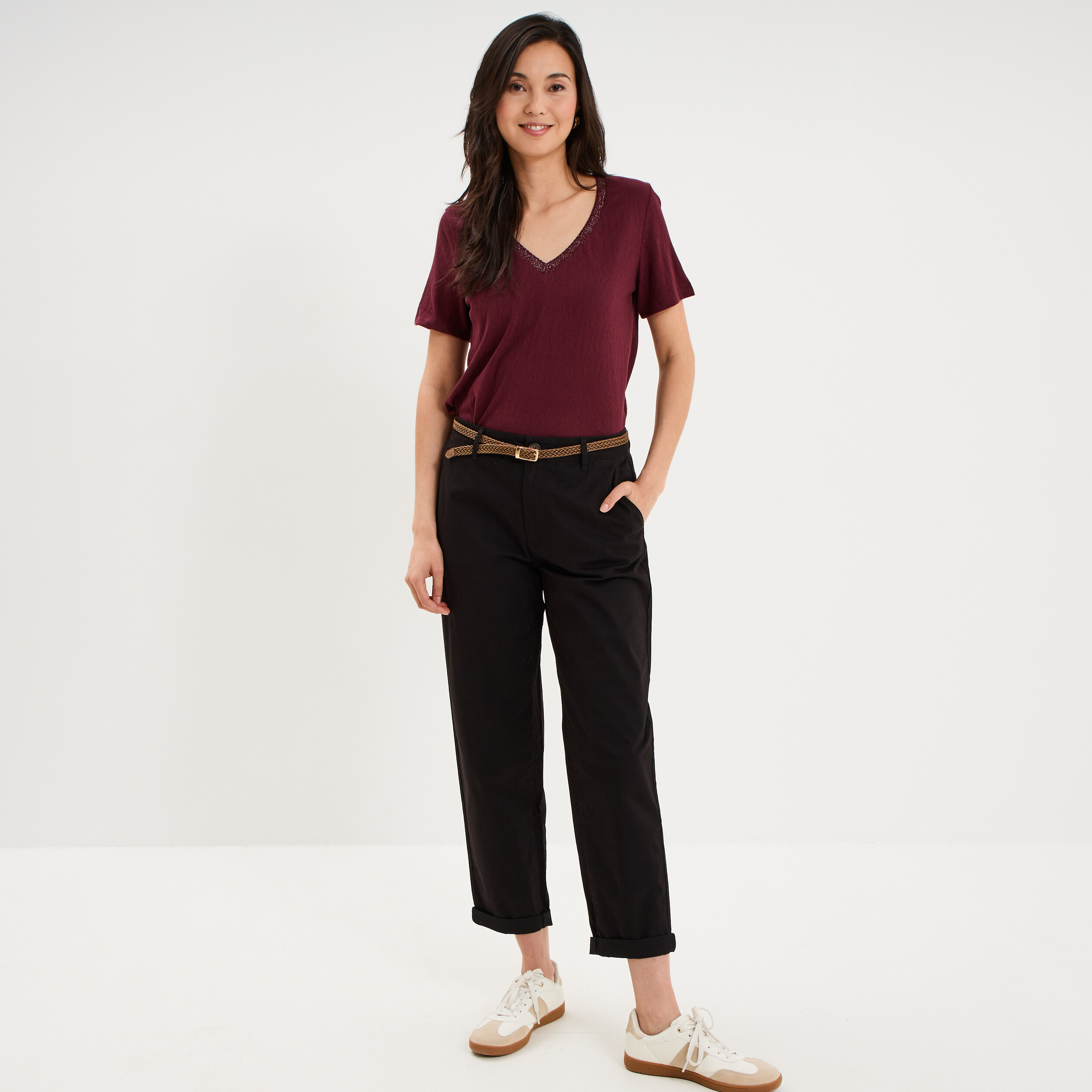 T-shirt col en V manches courtes violet fonc&eacute; femme
