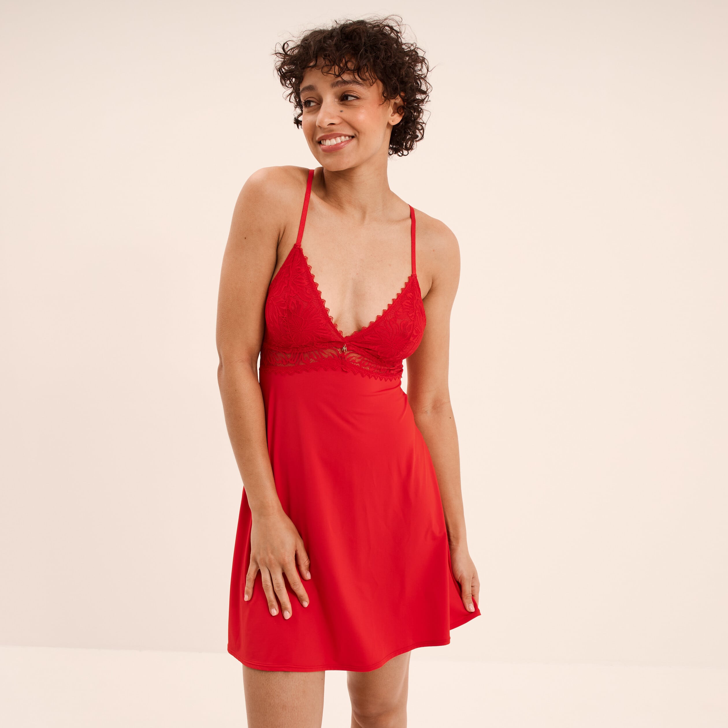 Nuisette avec dentelle rouge femme