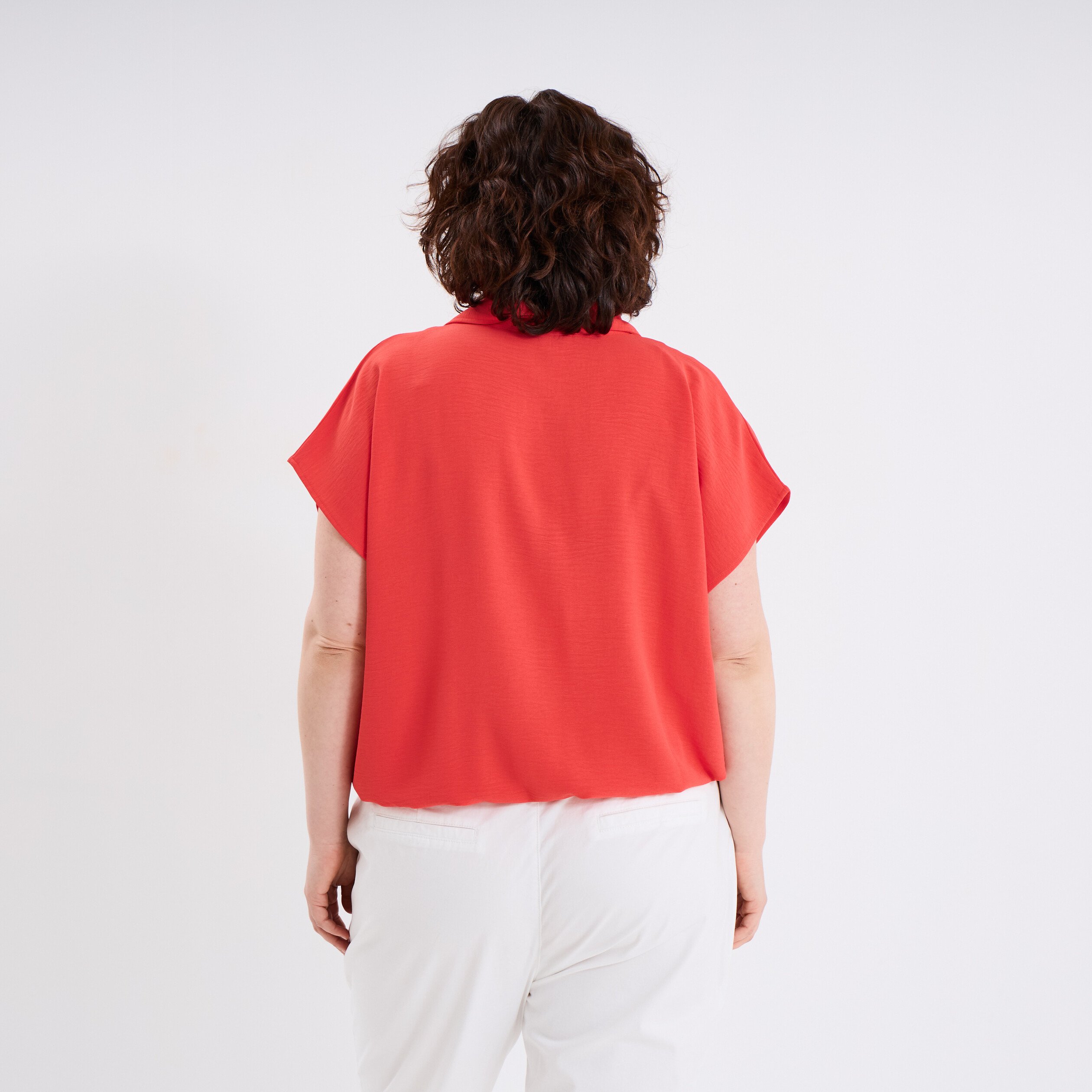 blouse effet satin manches courtes rouge femmegt Blouse effet satin manches courtes rouge femme grande taille
