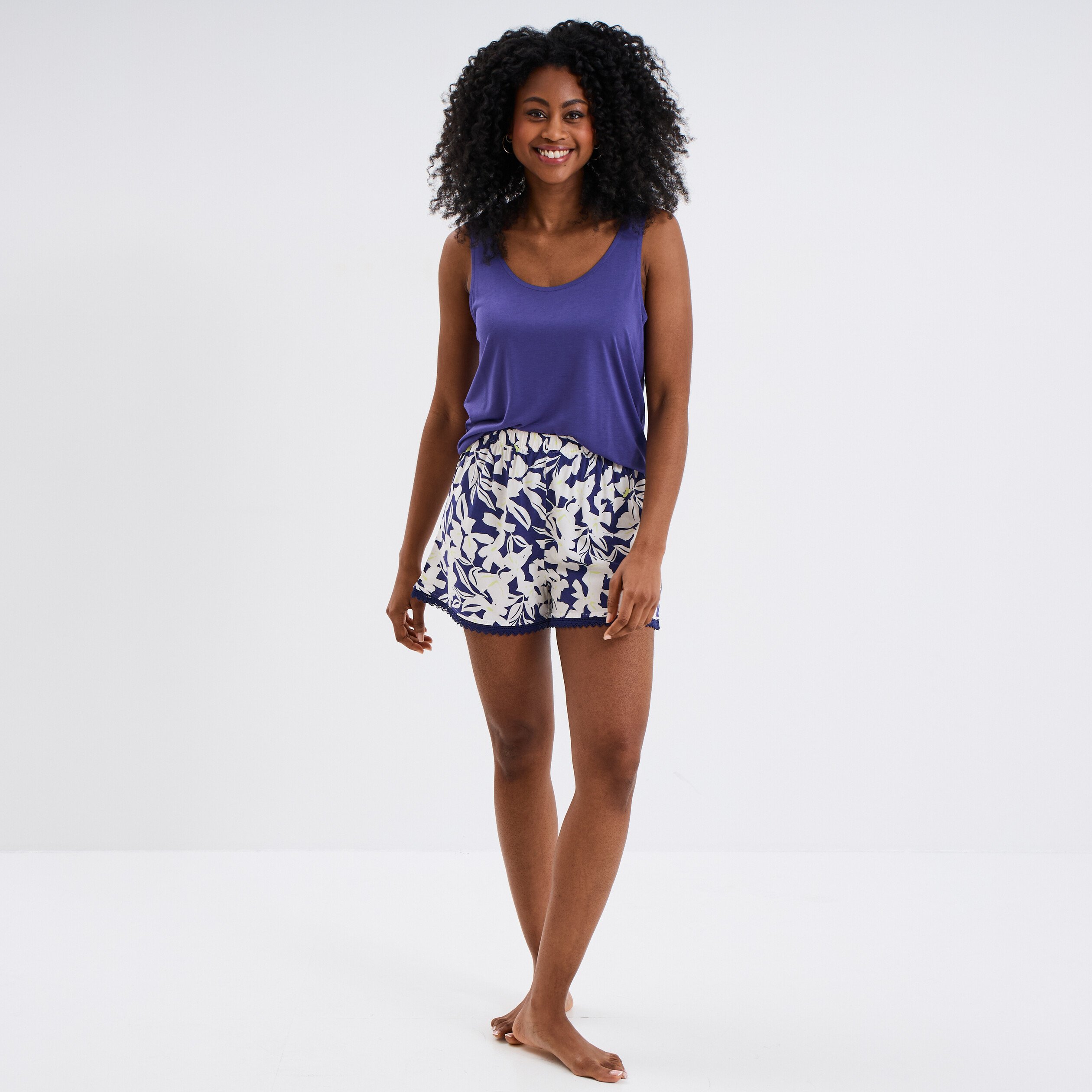 ensemble pyjama short et debardeur bleu marine femme Ensemble pyjama short et débardeur bleu marine femme