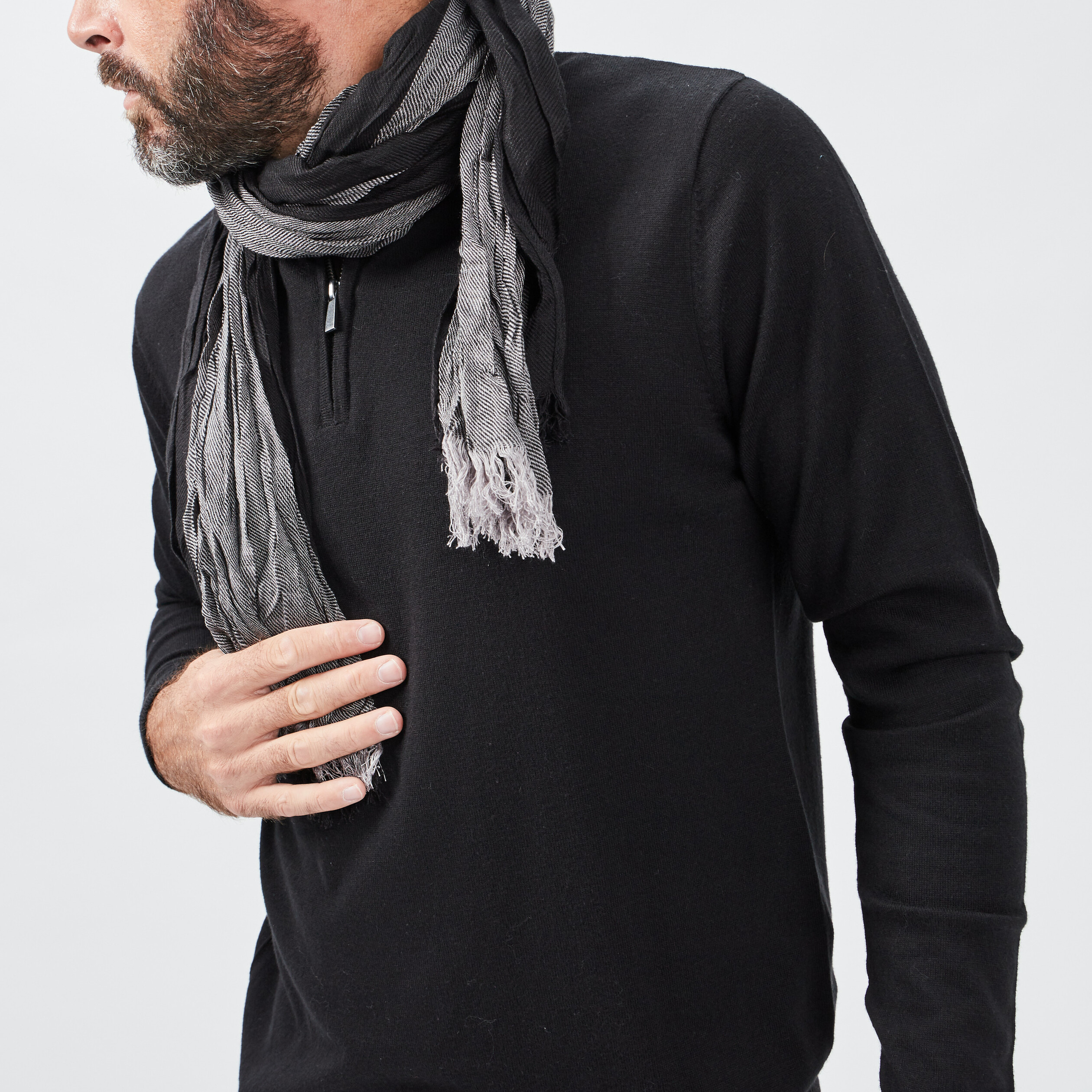 Foulard effet froiss&eacute; noir homme