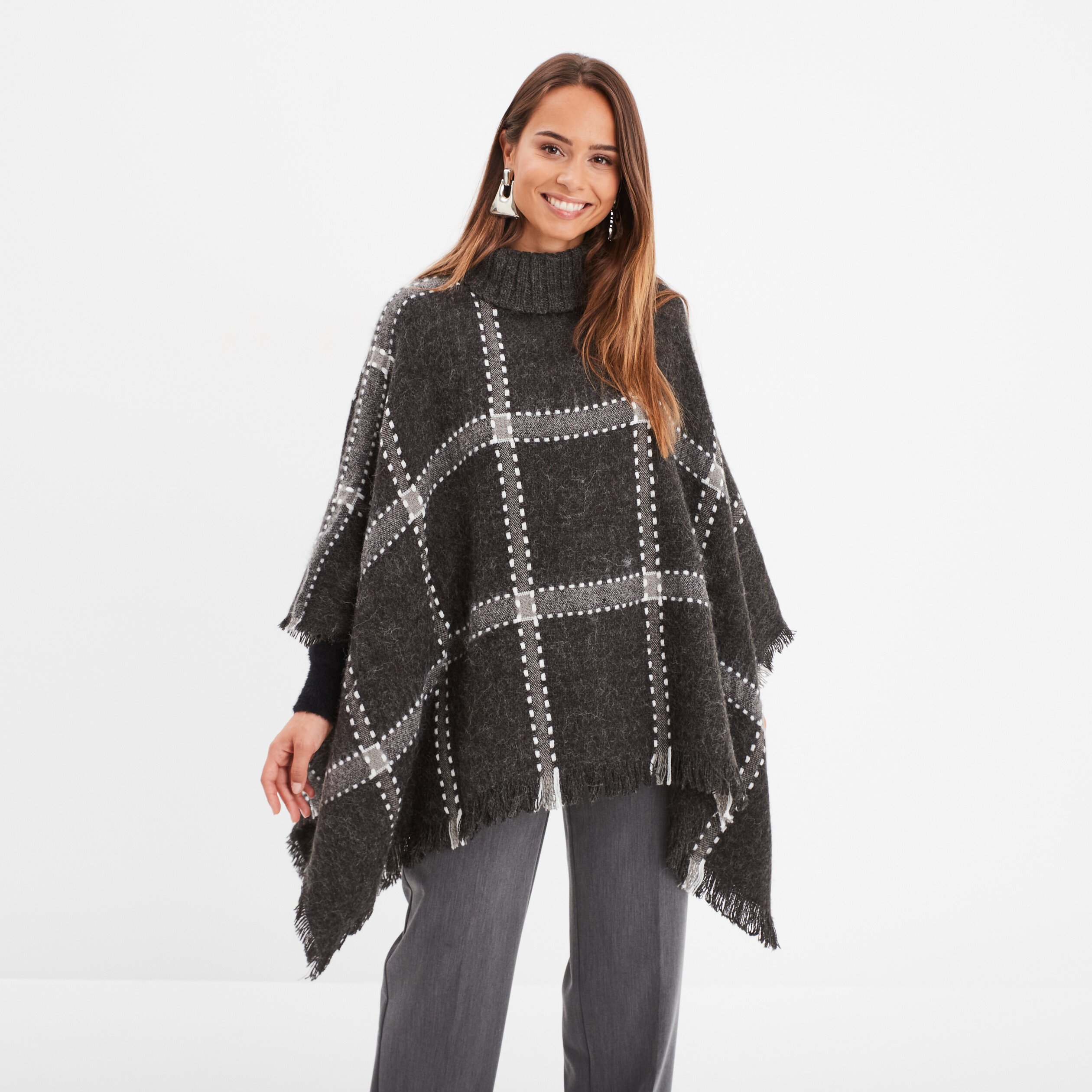 poncho a col roule bords a franges fines gris fonce femme Poncho à col roulé bords à franges fines gris foncé femme