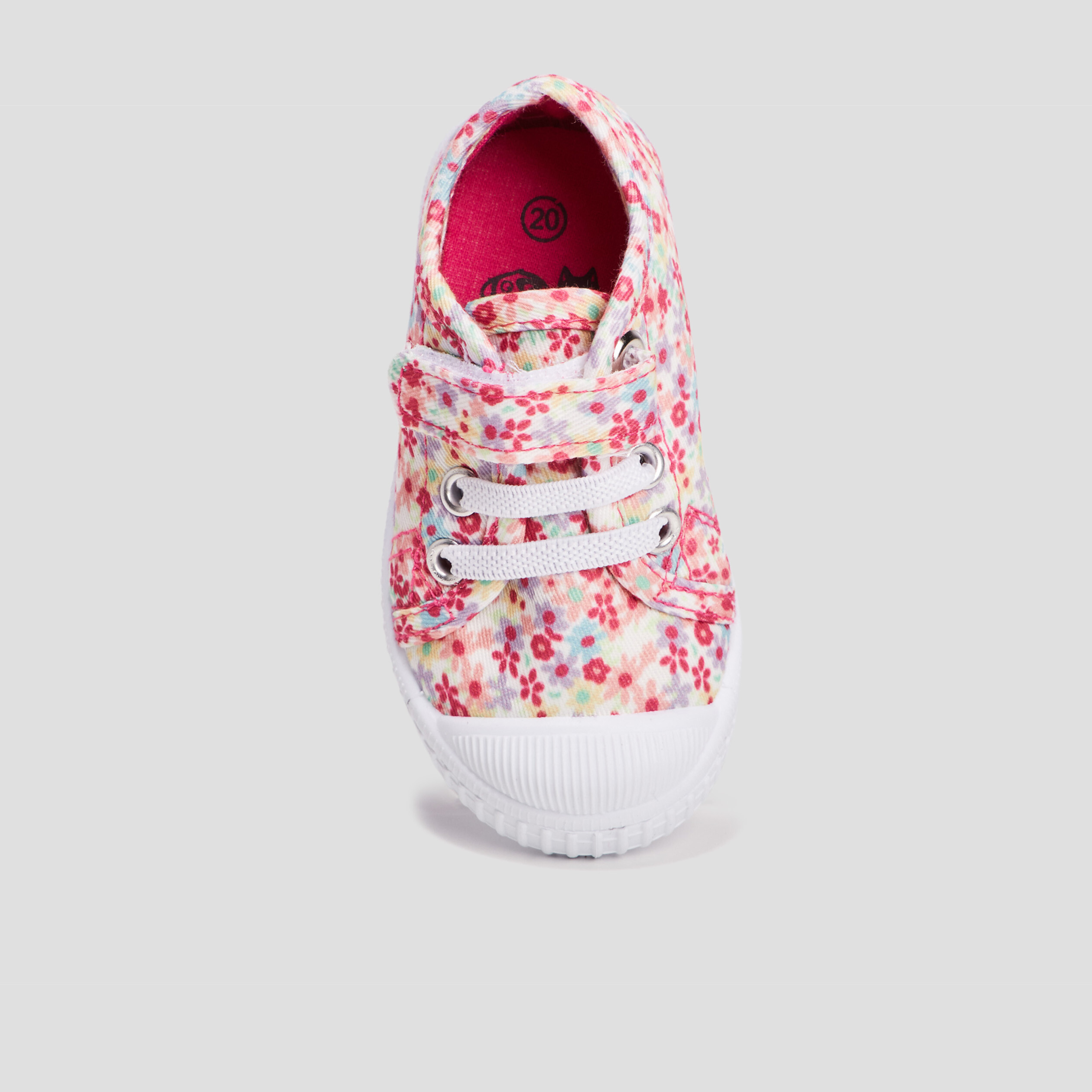 tennis en toile a lacets rose bebef Tennis en toile à lacets rose bébé fille