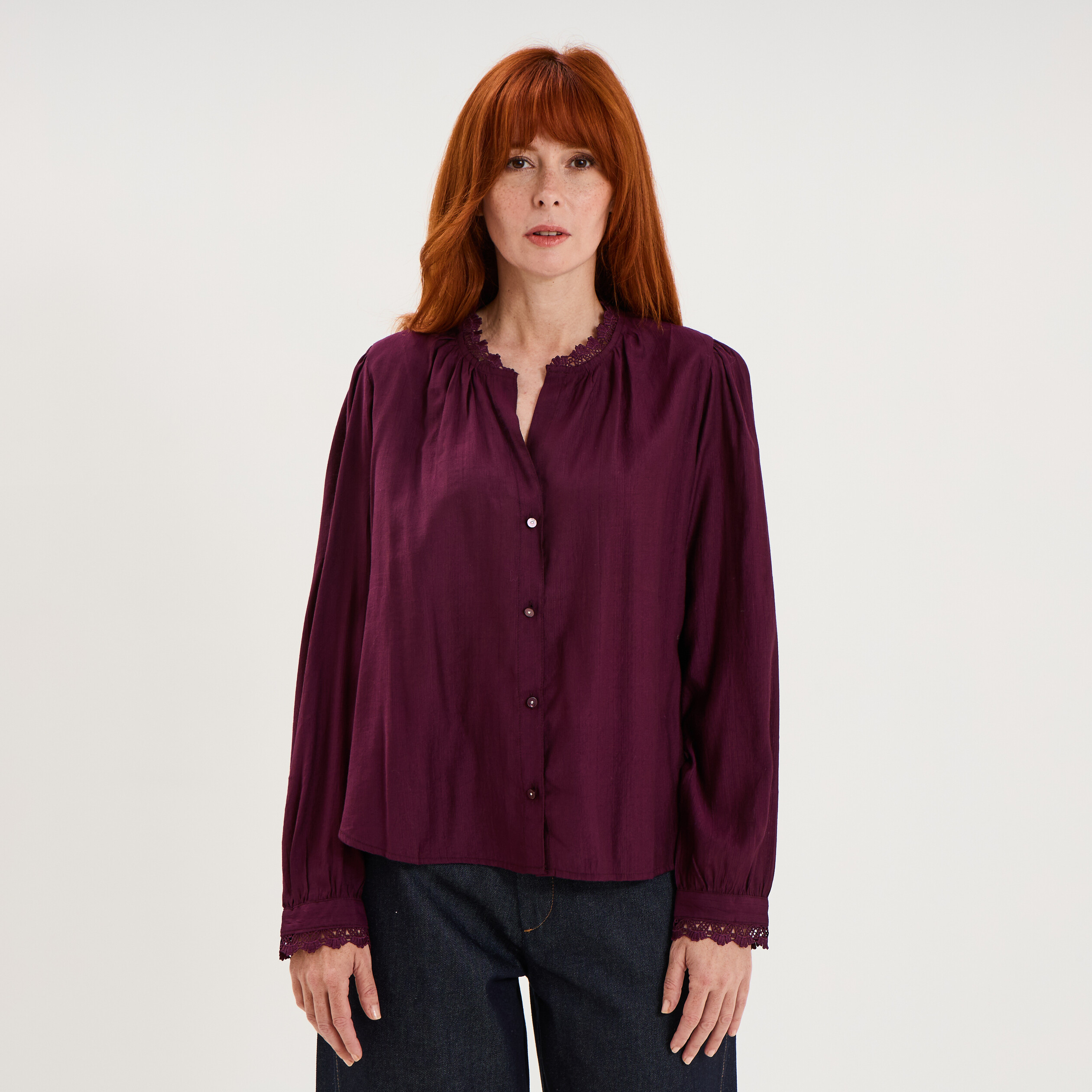 Blouse manches longues col dentelle violet fonc&eacute; femme