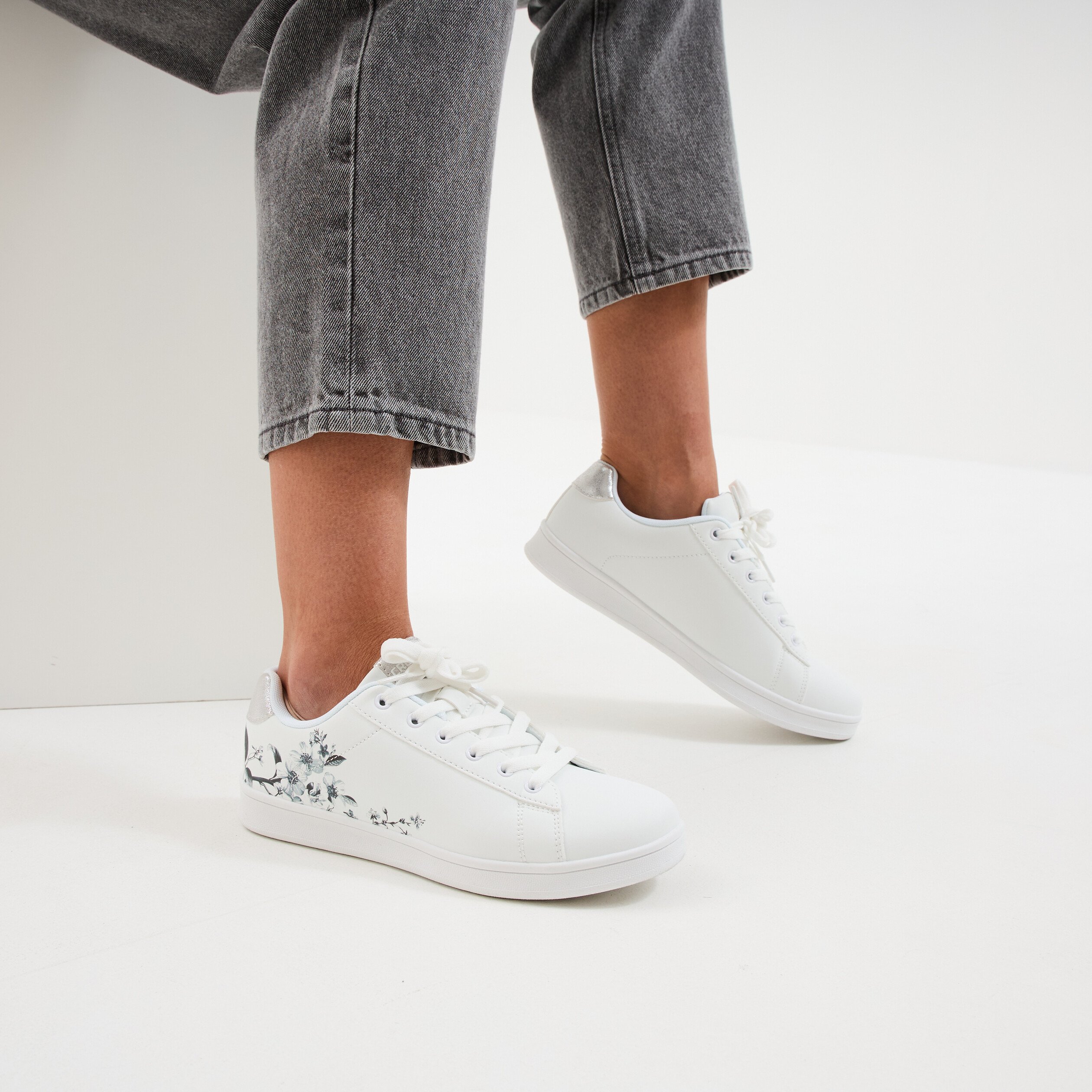 tennis basses a lacets creeks gris argent femme Tennis basses à lacets Creeks gris argent femme