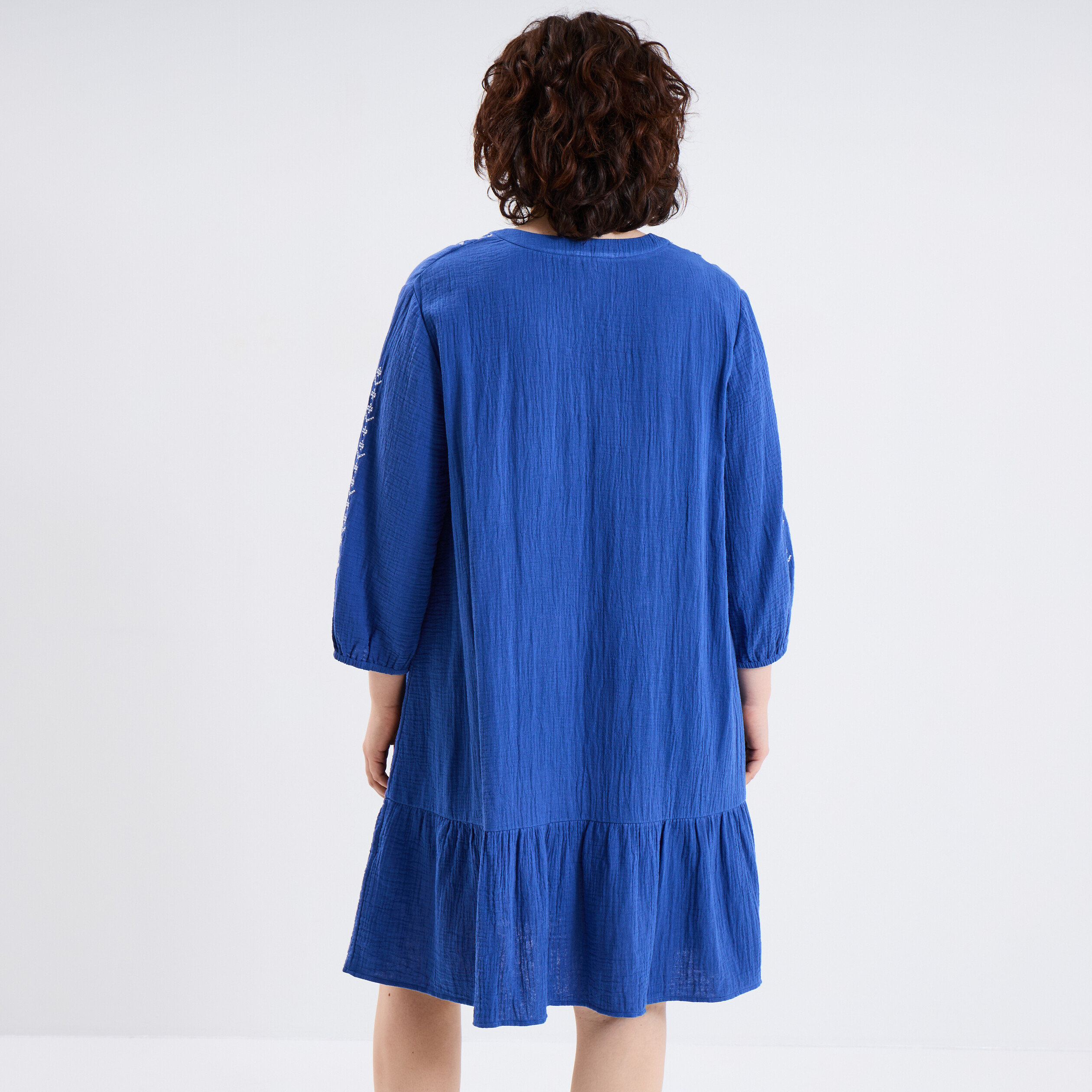 robe brodee evasee gaze de coton bleu roi femmegt Robe brodée évasée gaze de coton bleu roi femme grande taille