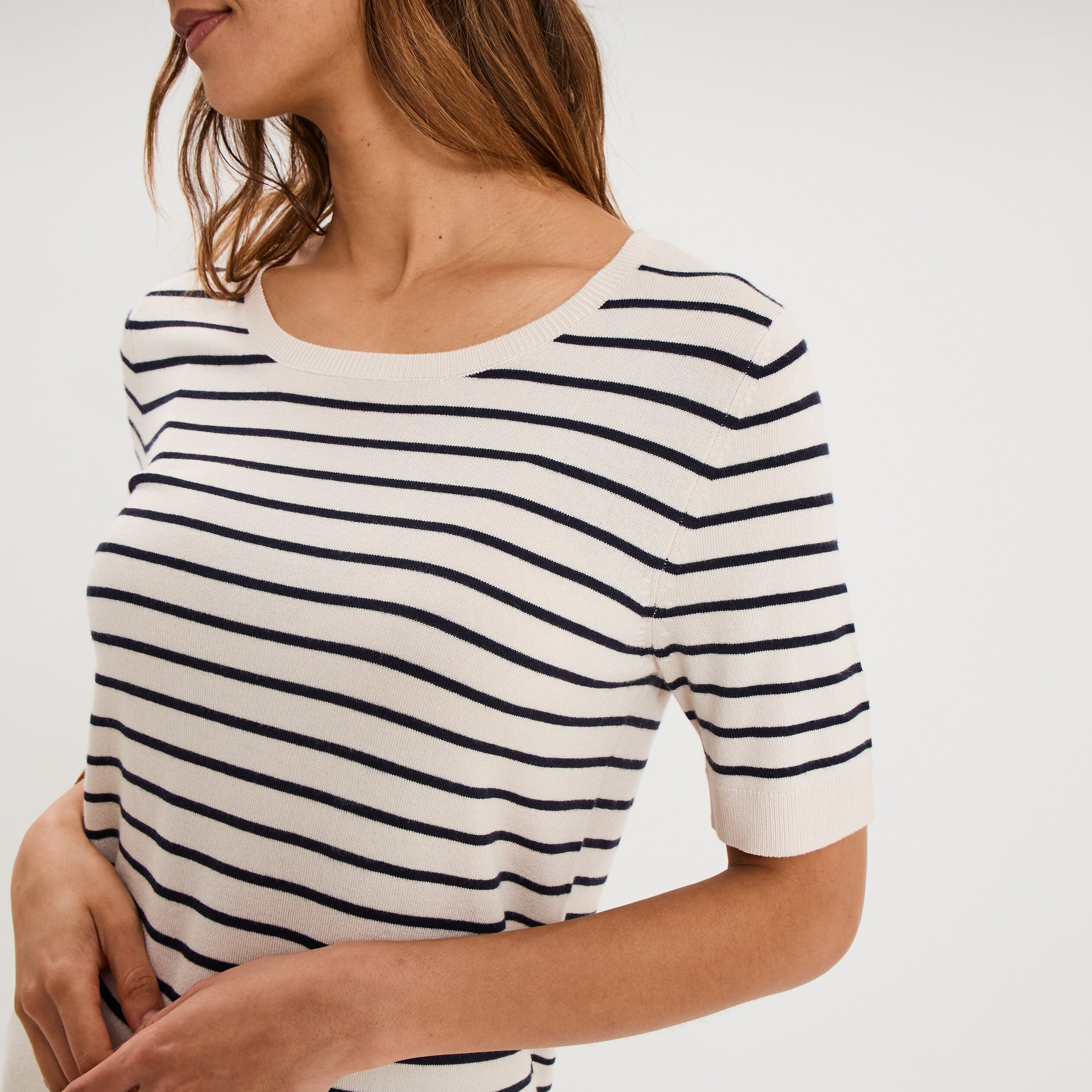 Pull manches courtes col rond sable femme